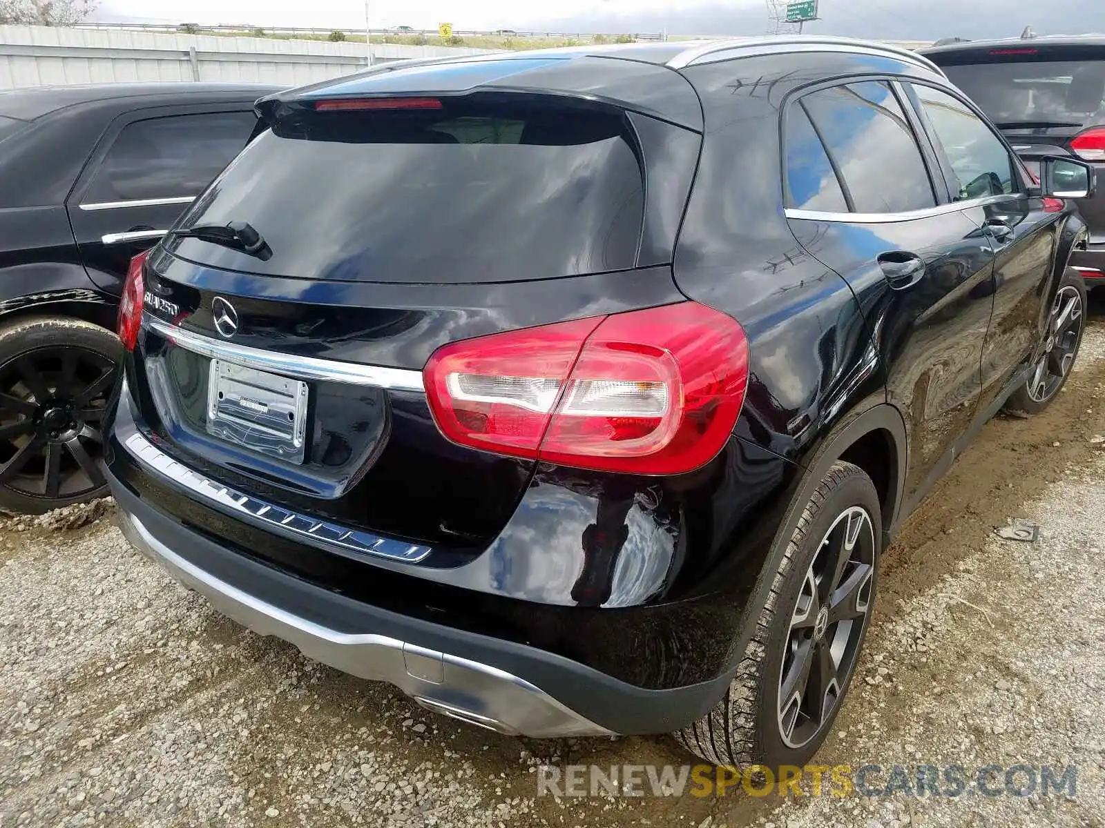 4 Photograph of a damaged car WDCTG4EB4KU000583 MERCEDES-BENZ G CLASS 2019