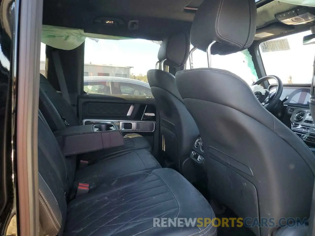 11 Photograph of a damaged car W1NYC7HJ2NX442673 MERCEDES-BENZ G-CLASS 2022