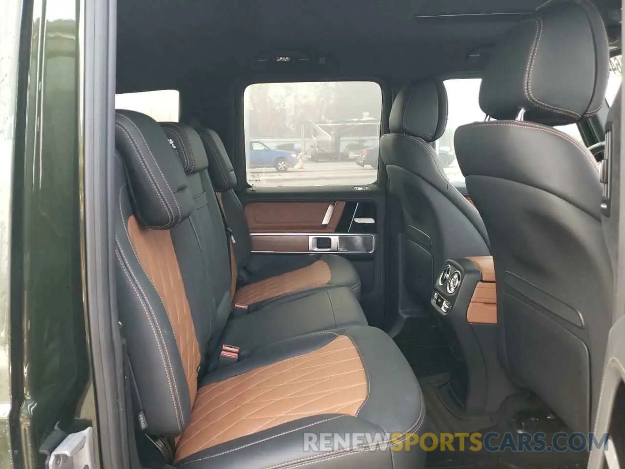 11 Photograph of a damaged car W1NYC7HJ3NX456811 MERCEDES-BENZ G-CLASS 2022