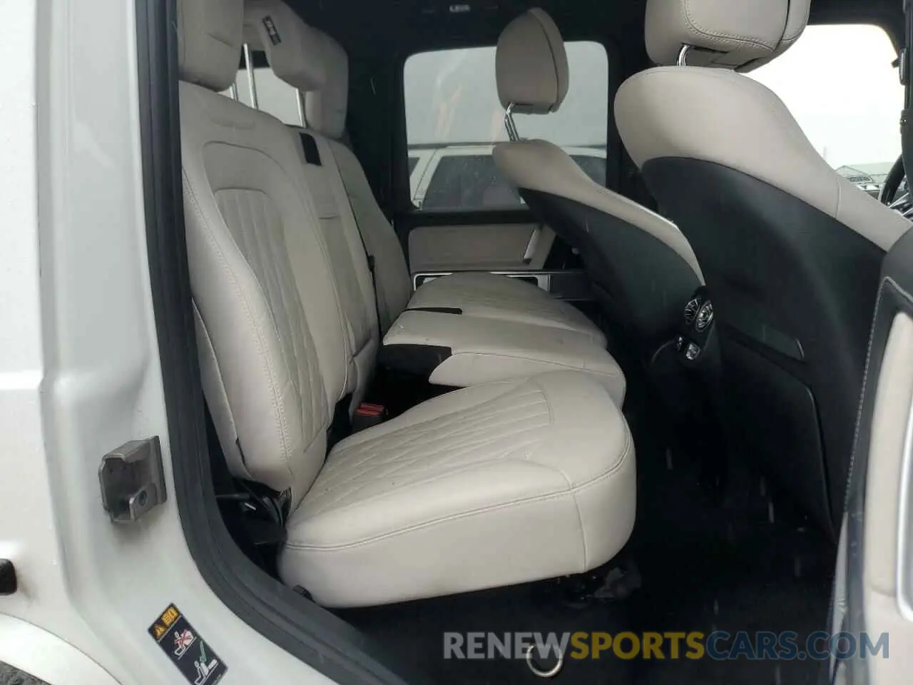 11 Photograph of a damaged car W1NYC7HJ9NX437938 MERCEDES-BENZ G-CLASS 2022