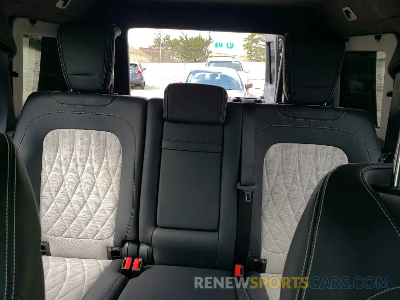 10 Photograph of a damaged car W1NYC7HJ0RX504884 MERCEDES-BENZ G-CLASS 2024