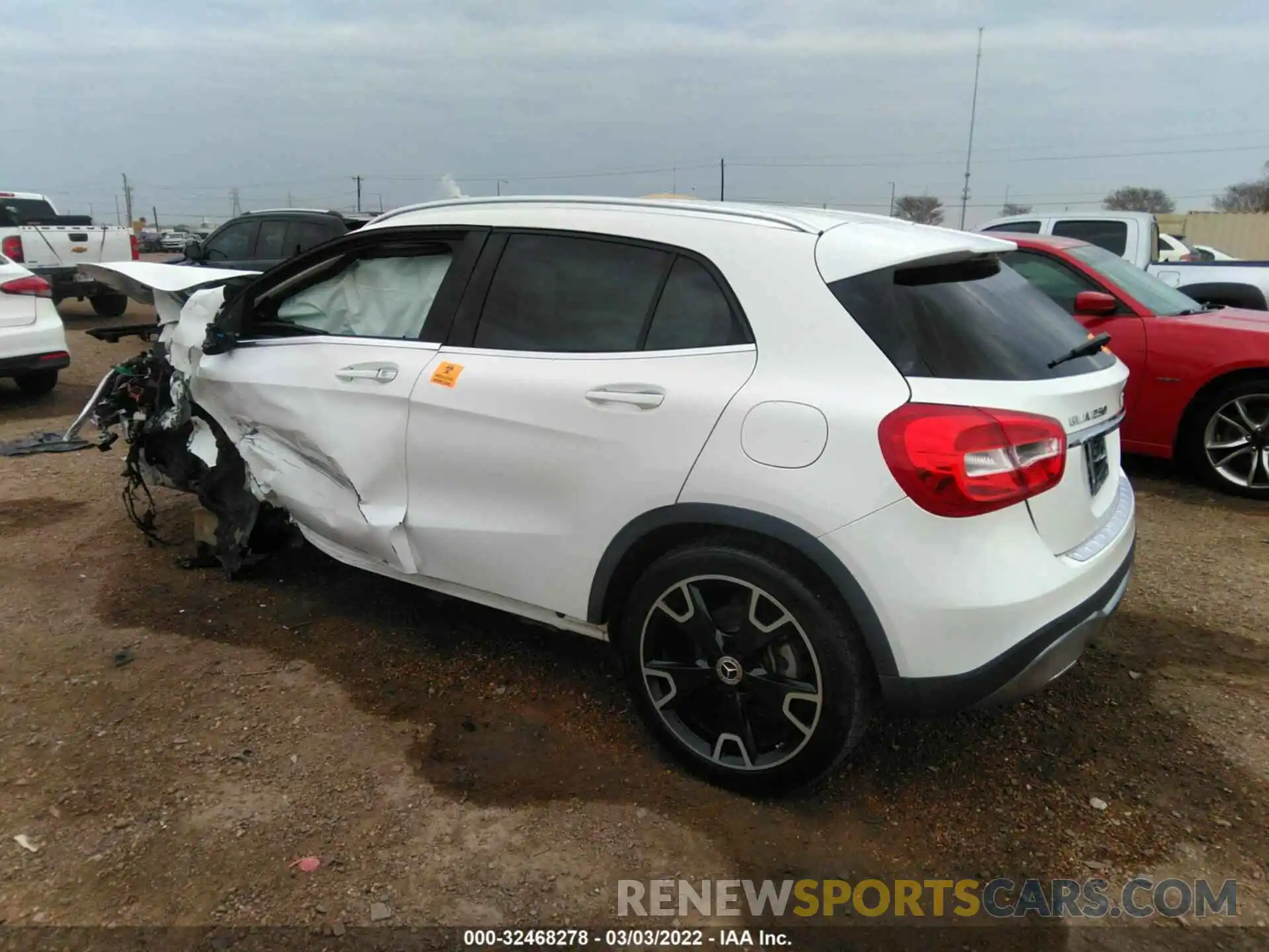 3 Photograph of a damaged car WDCTG4EB0KU002766 MERCEDES-BENZ GLA 2019