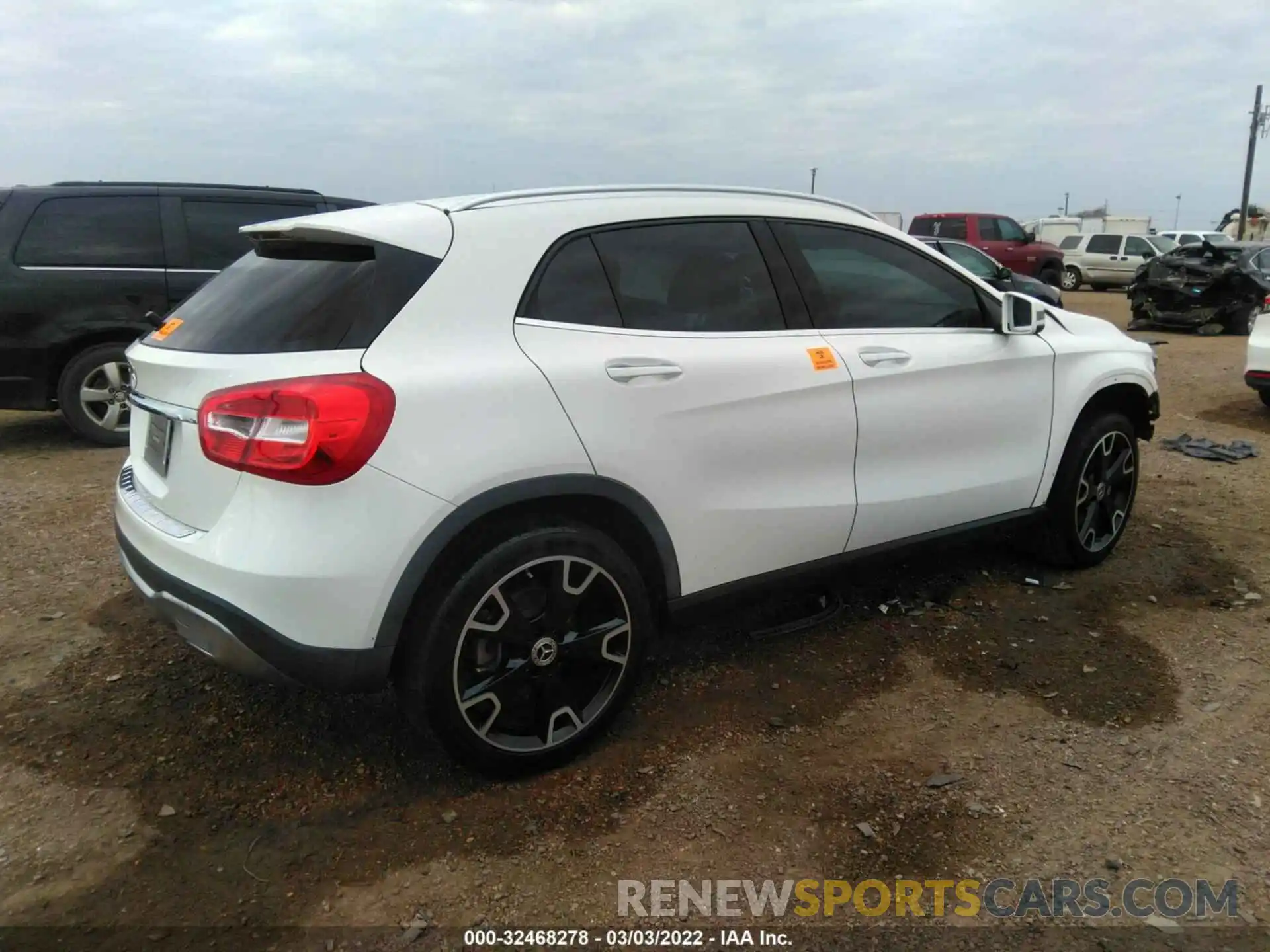 4 Photograph of a damaged car WDCTG4EB0KU002766 MERCEDES-BENZ GLA 2019