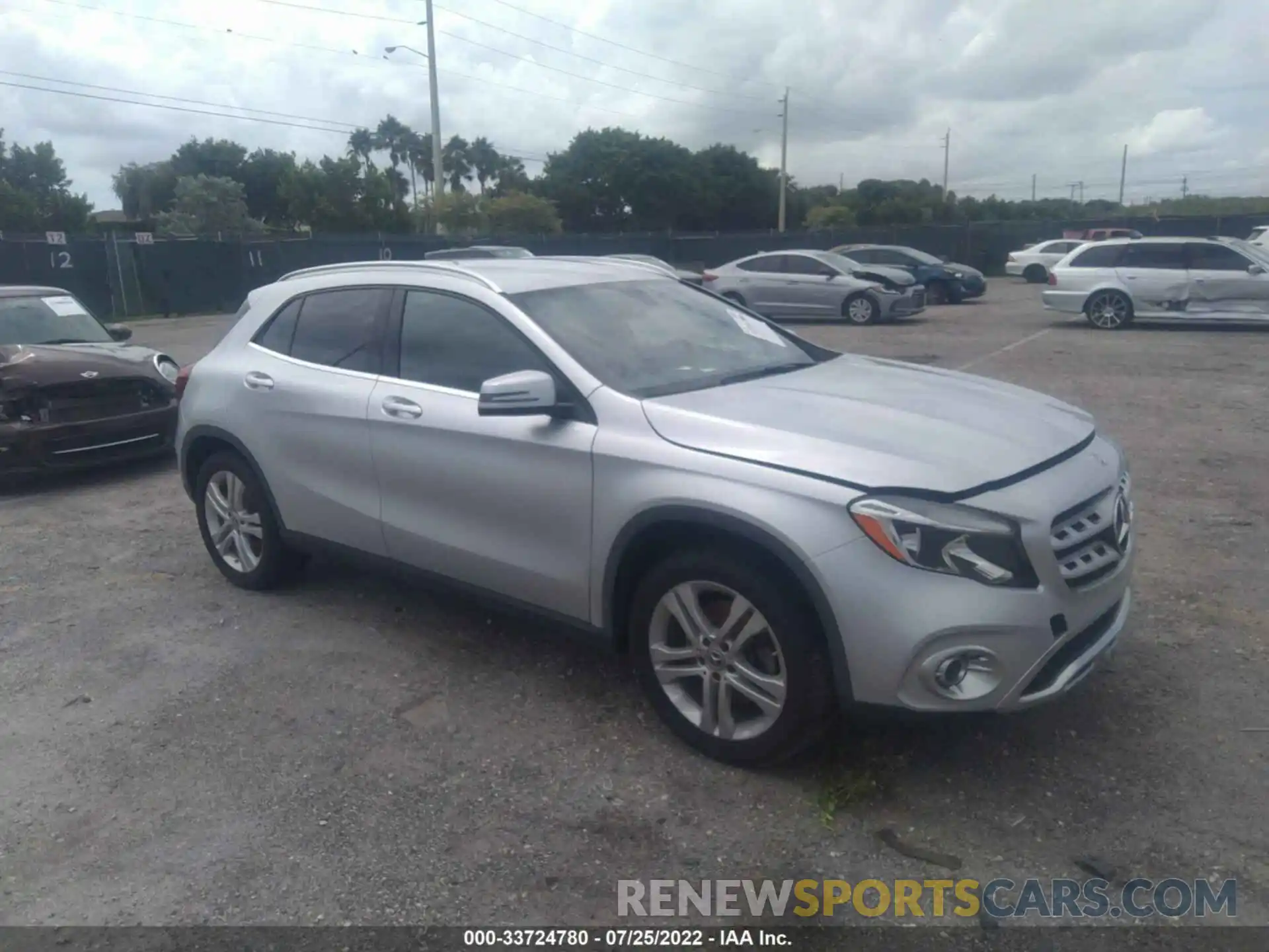 1 Photograph of a damaged car WDCTG4EB1KU009242 MERCEDES-BENZ GLA 2019