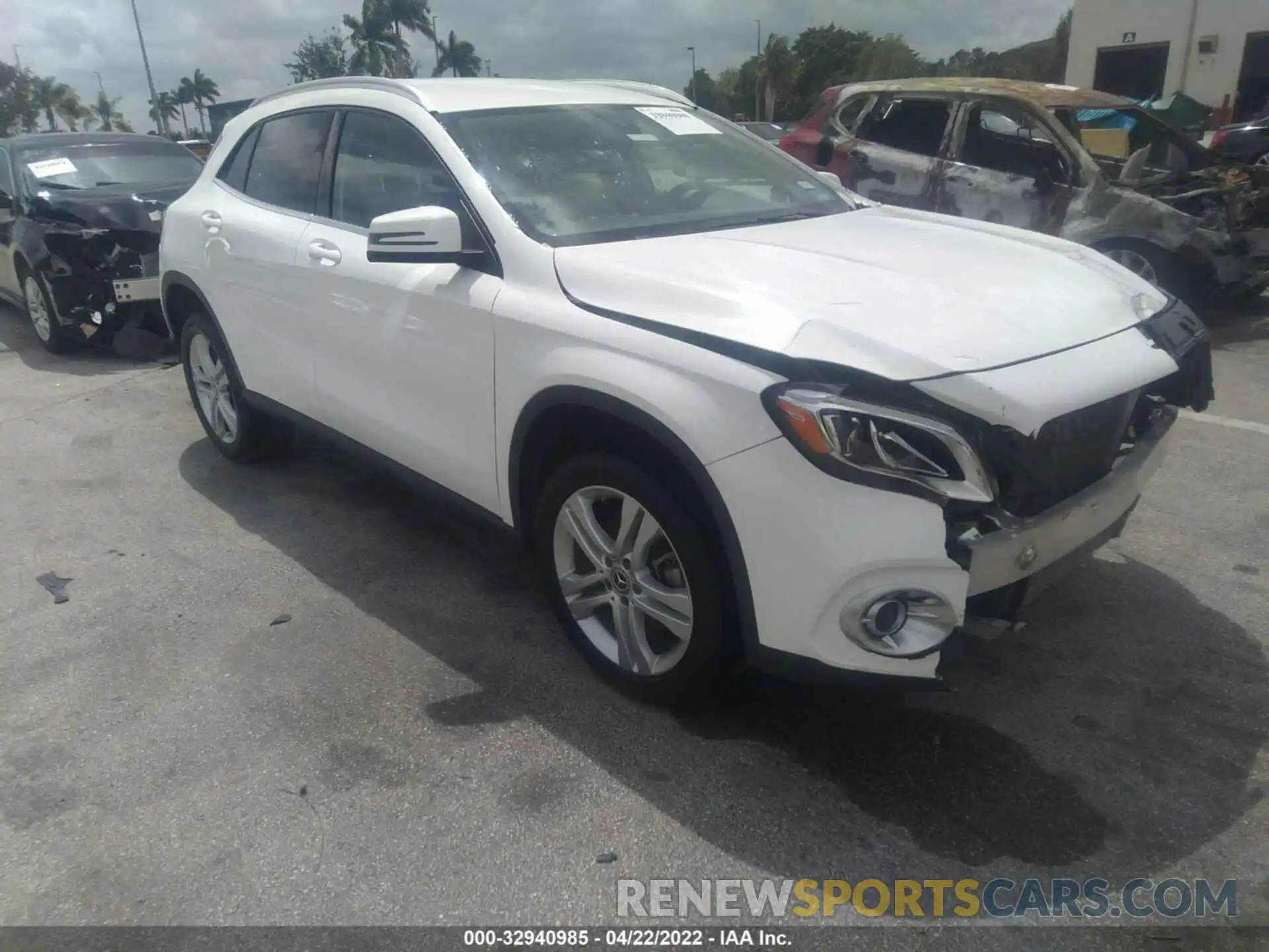 1 Photograph of a damaged car WDCTG4EB1KU019611 MERCEDES-BENZ GLA 2019