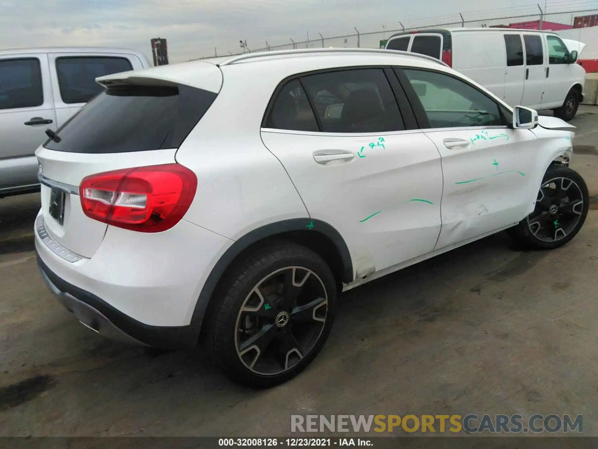 4 Photograph of a damaged car WDCTG4EB2KU012876 MERCEDES-BENZ GLA 2019