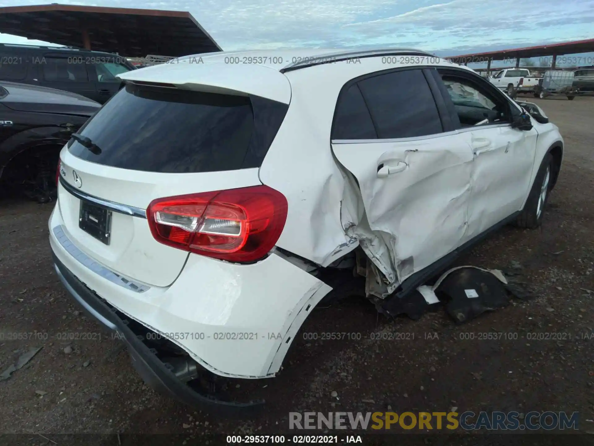 4 Photograph of a damaged car WDCTG4EB2KU013820 MERCEDES-BENZ GLA 2019