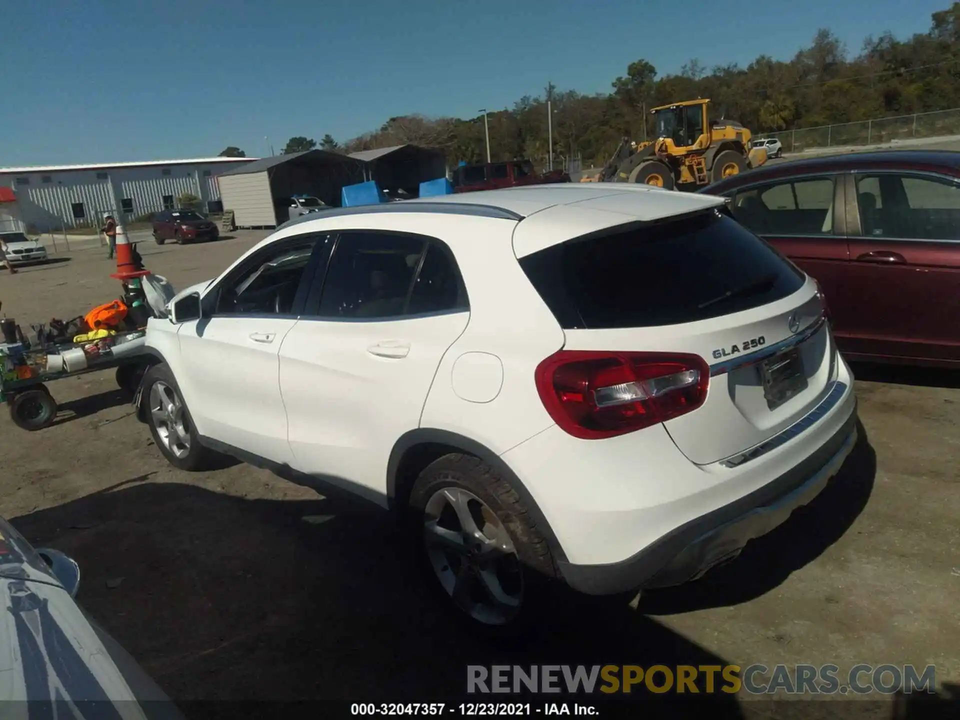 3 Photograph of a damaged car WDCTG4EB4KU000387 MERCEDES-BENZ GLA 2019