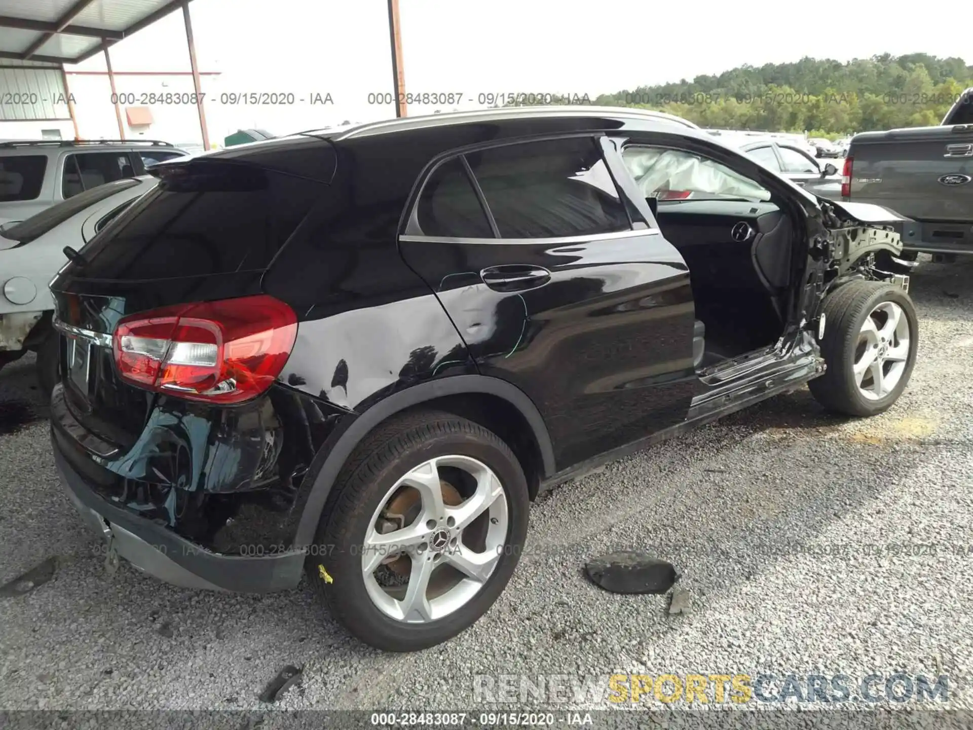 4 Photograph of a damaged car WDCTG4EB5KJ532829 MERCEDES-BENZ GLA 2019