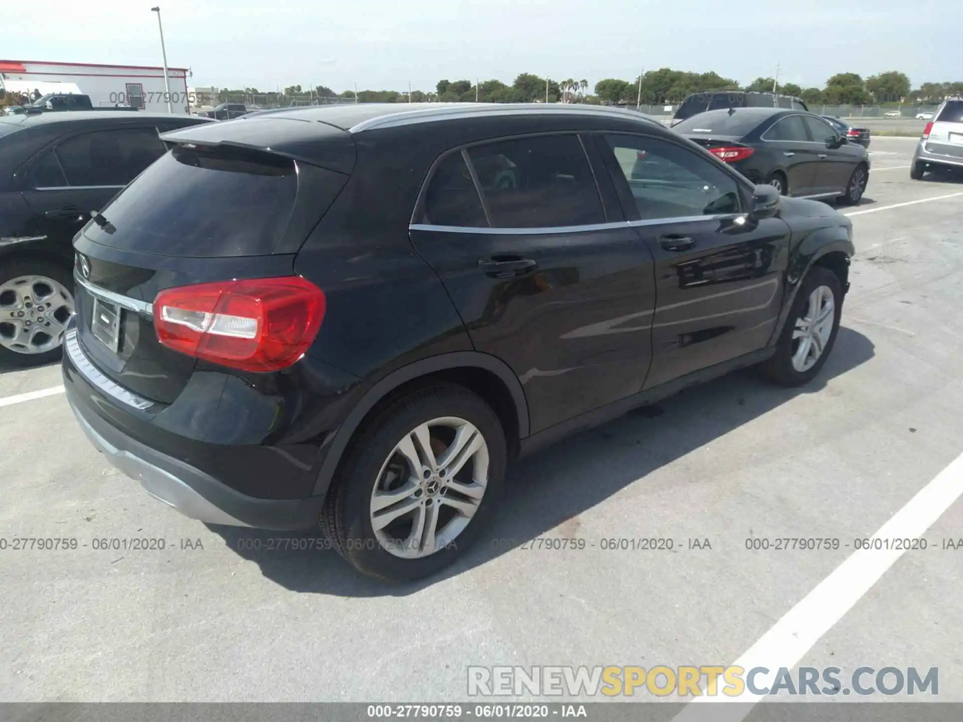 4 Photograph of a damaged car WDCTG4EB5KU010149 MERCEDES-BENZ GLA 2019