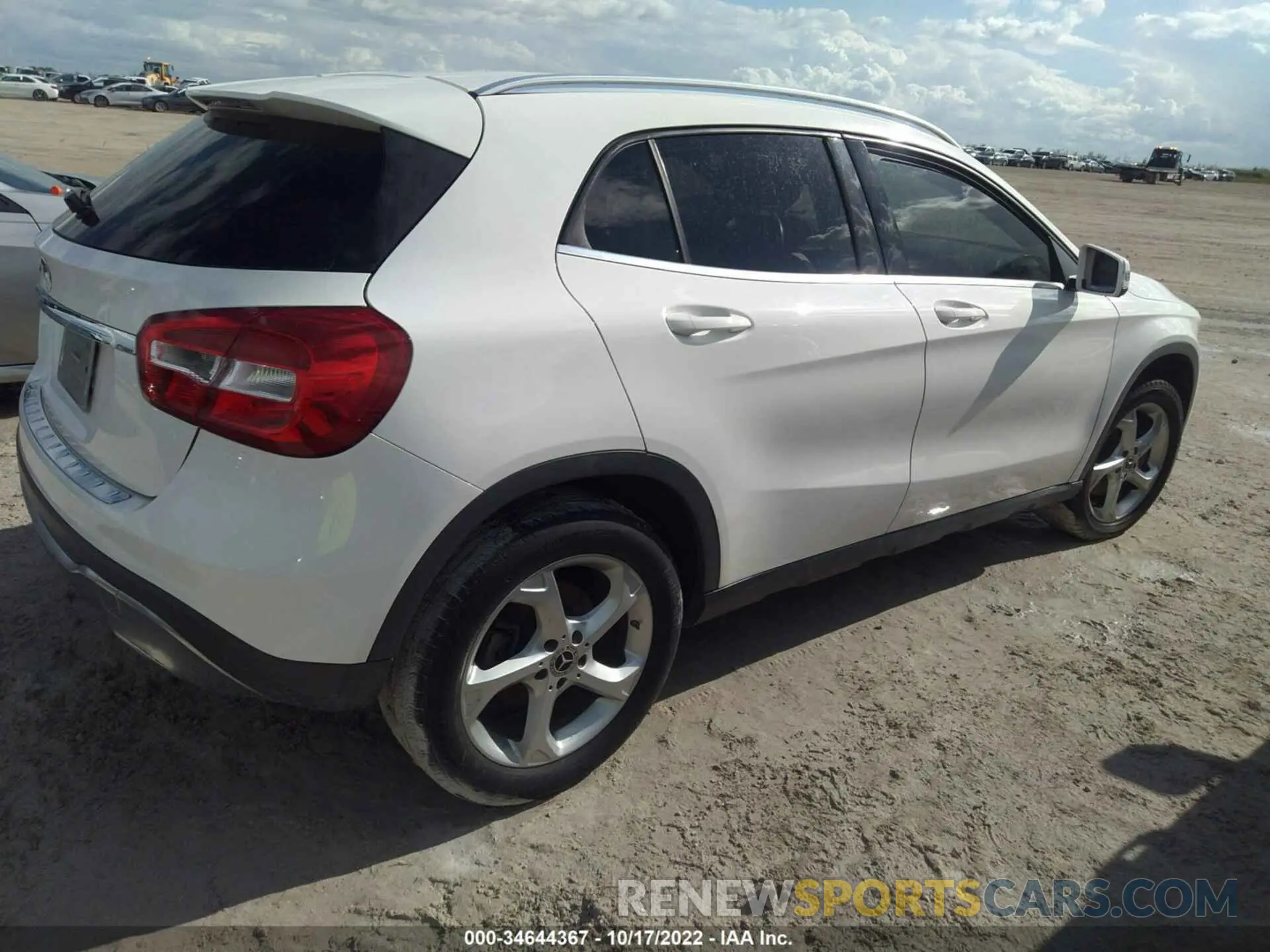 4 Photograph of a damaged car WDCTG4EB6KJ582512 MERCEDES-BENZ GLA 2019