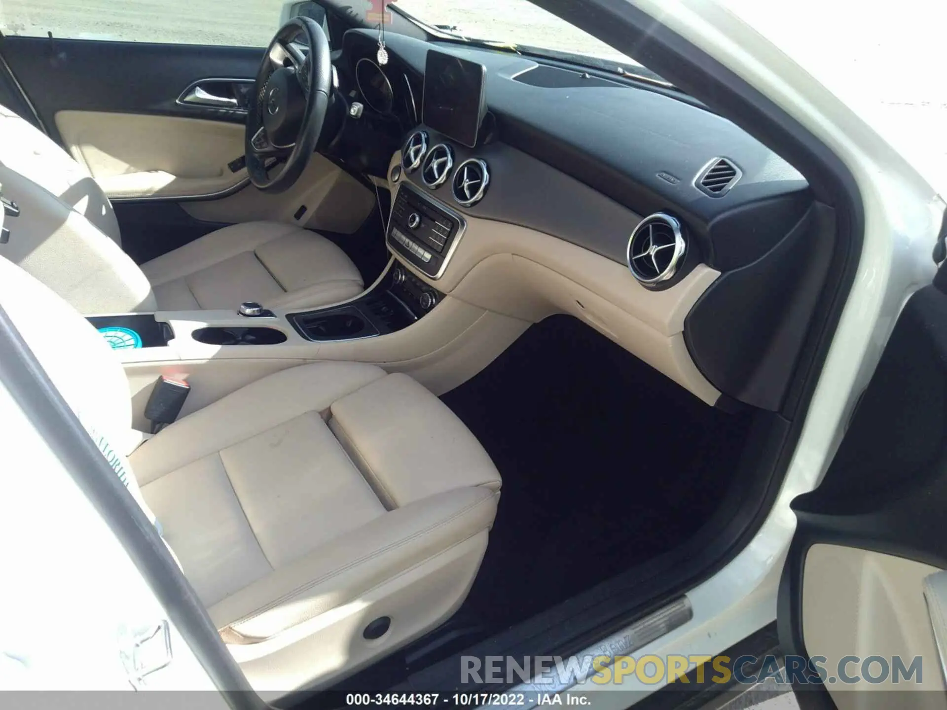5 Photograph of a damaged car WDCTG4EB6KJ582512 MERCEDES-BENZ GLA 2019