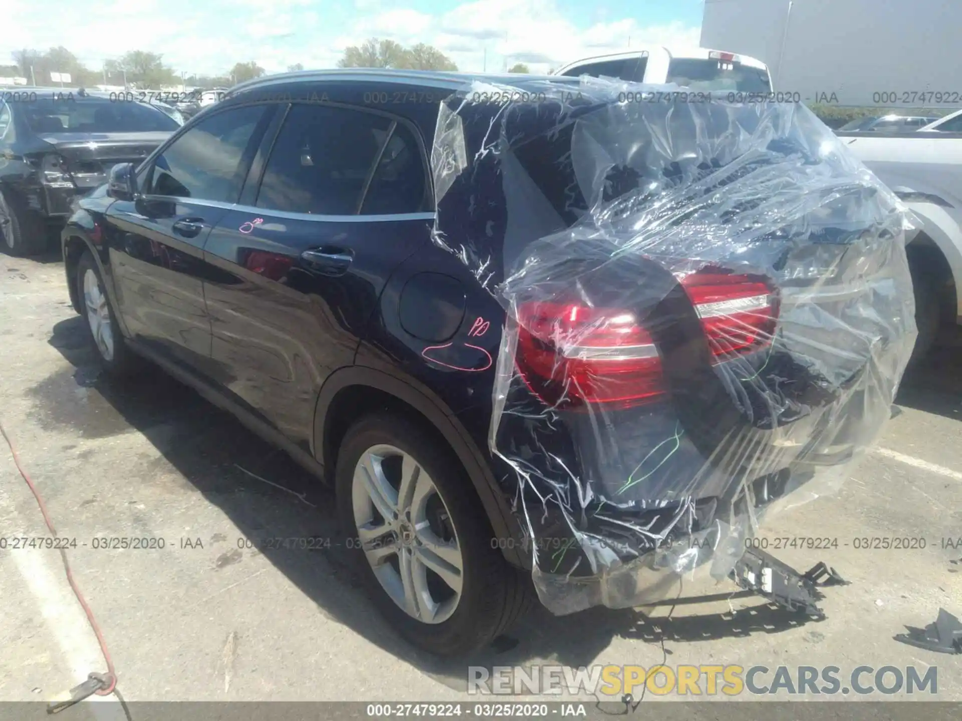 3 Photograph of a damaged car WDCTG4EB6KU000956 MERCEDES-BENZ GLA 2019