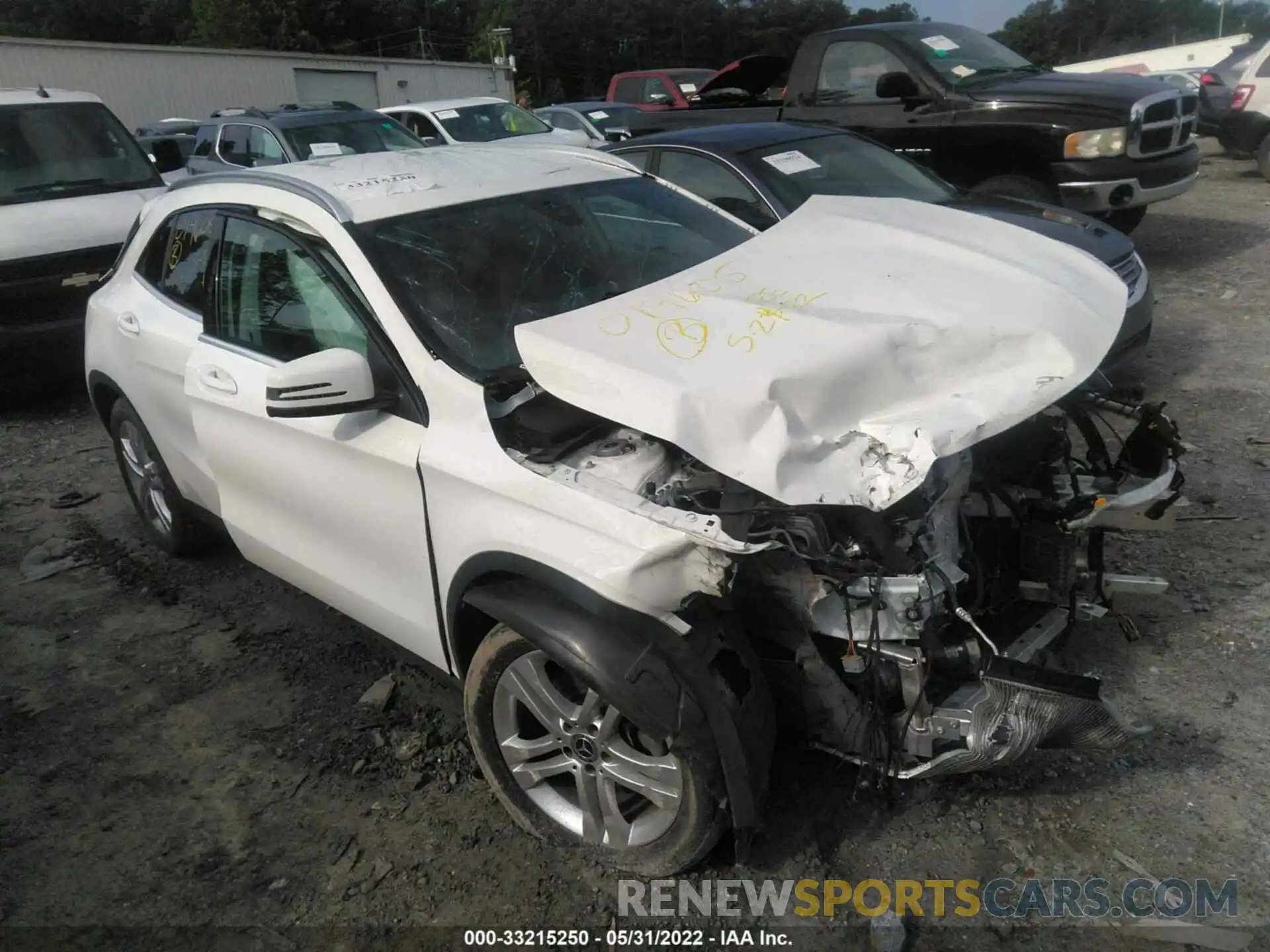 1 Photograph of a damaged car WDCTG4EB6KU019605 MERCEDES-BENZ GLA 2019