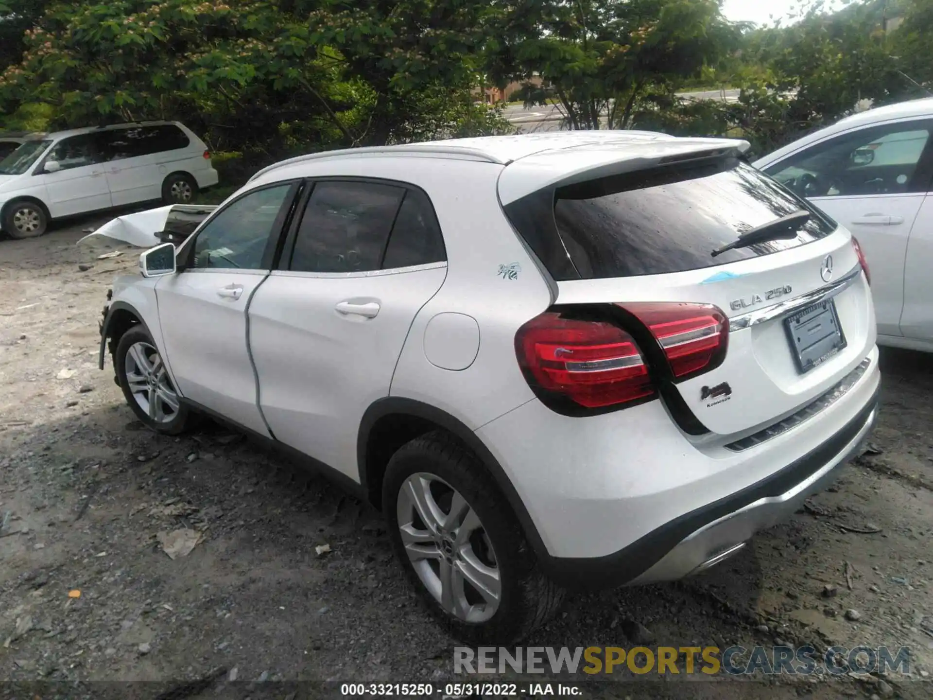 3 Photograph of a damaged car WDCTG4EB6KU019605 MERCEDES-BENZ GLA 2019