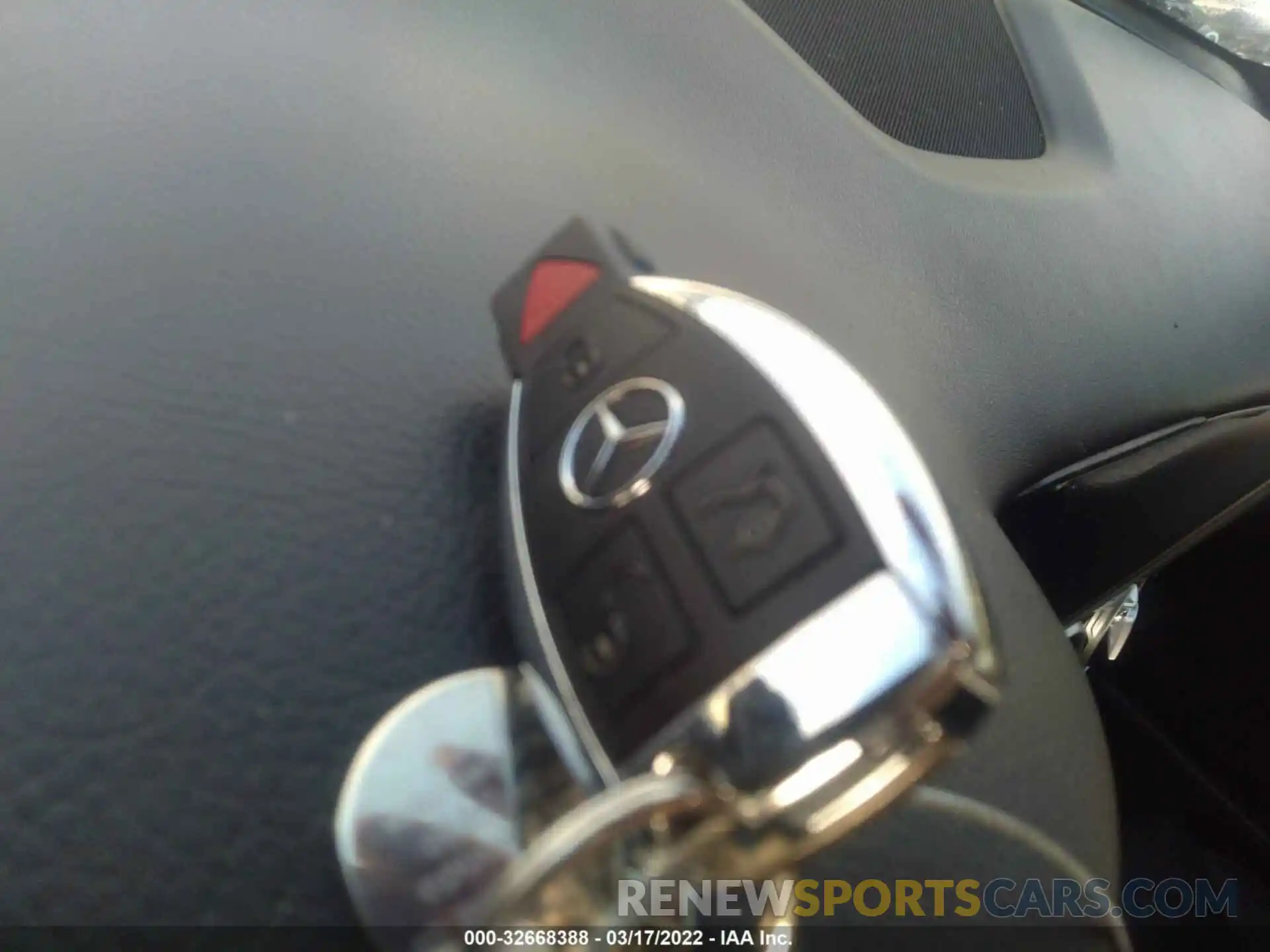 10 Photograph of a damaged car WDCTG4EB7KU003817 MERCEDES-BENZ GLA 2019