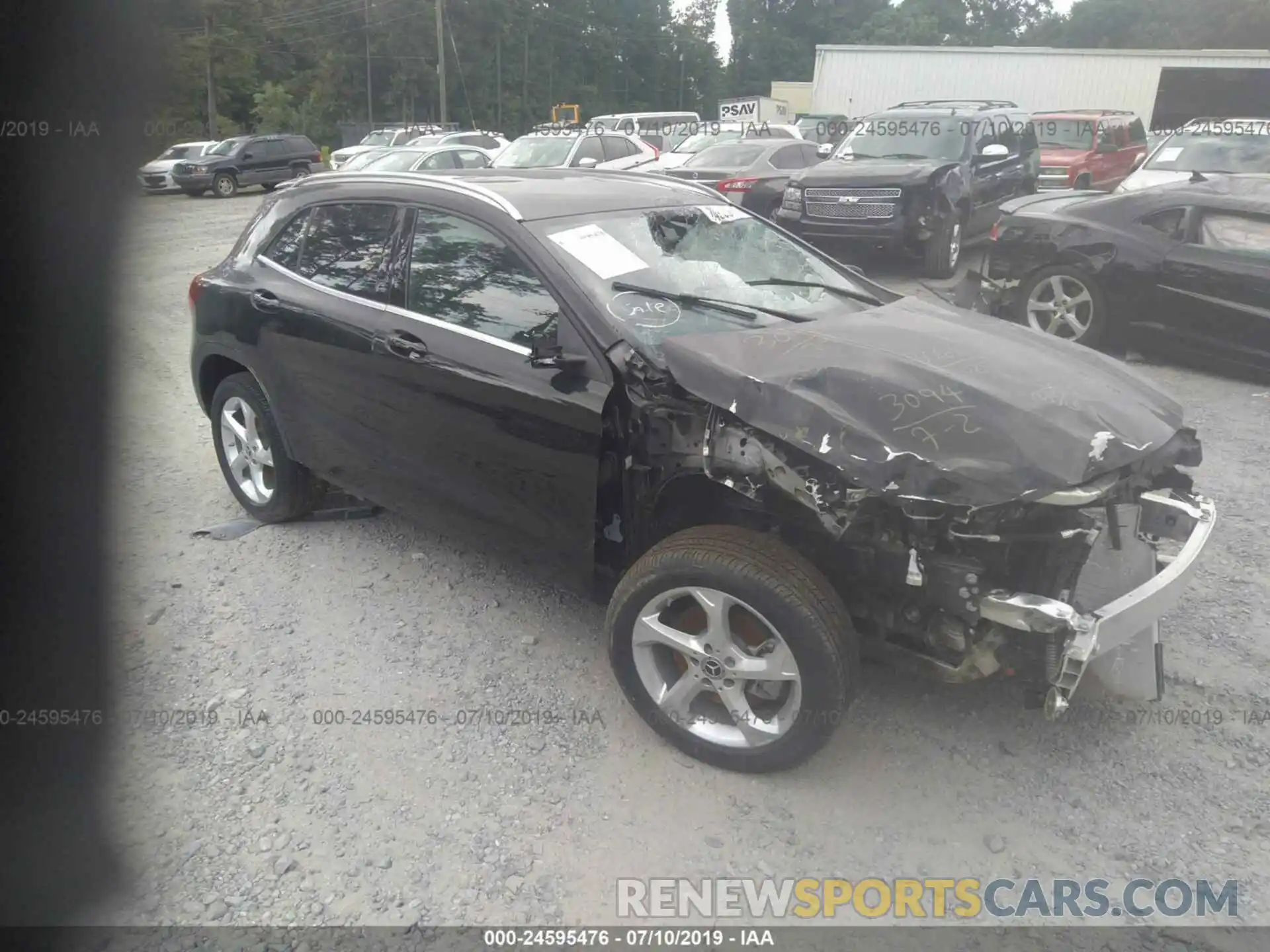 1 Photograph of a damaged car WDCTG4EB9KJ577160 MERCEDES-BENZ GLA 2019