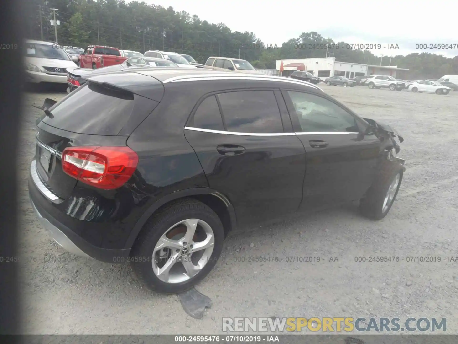 4 Photograph of a damaged car WDCTG4EB9KJ577160 MERCEDES-BENZ GLA 2019