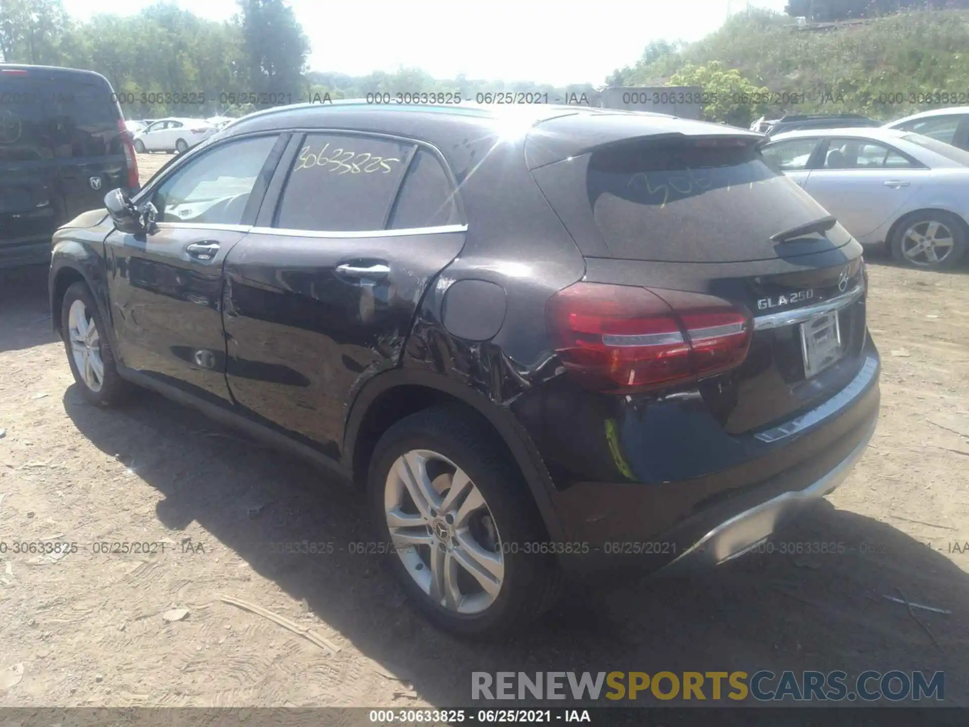 3 Photograph of a damaged car WDCTG4GB1KU019282 MERCEDES-BENZ GLA 2019