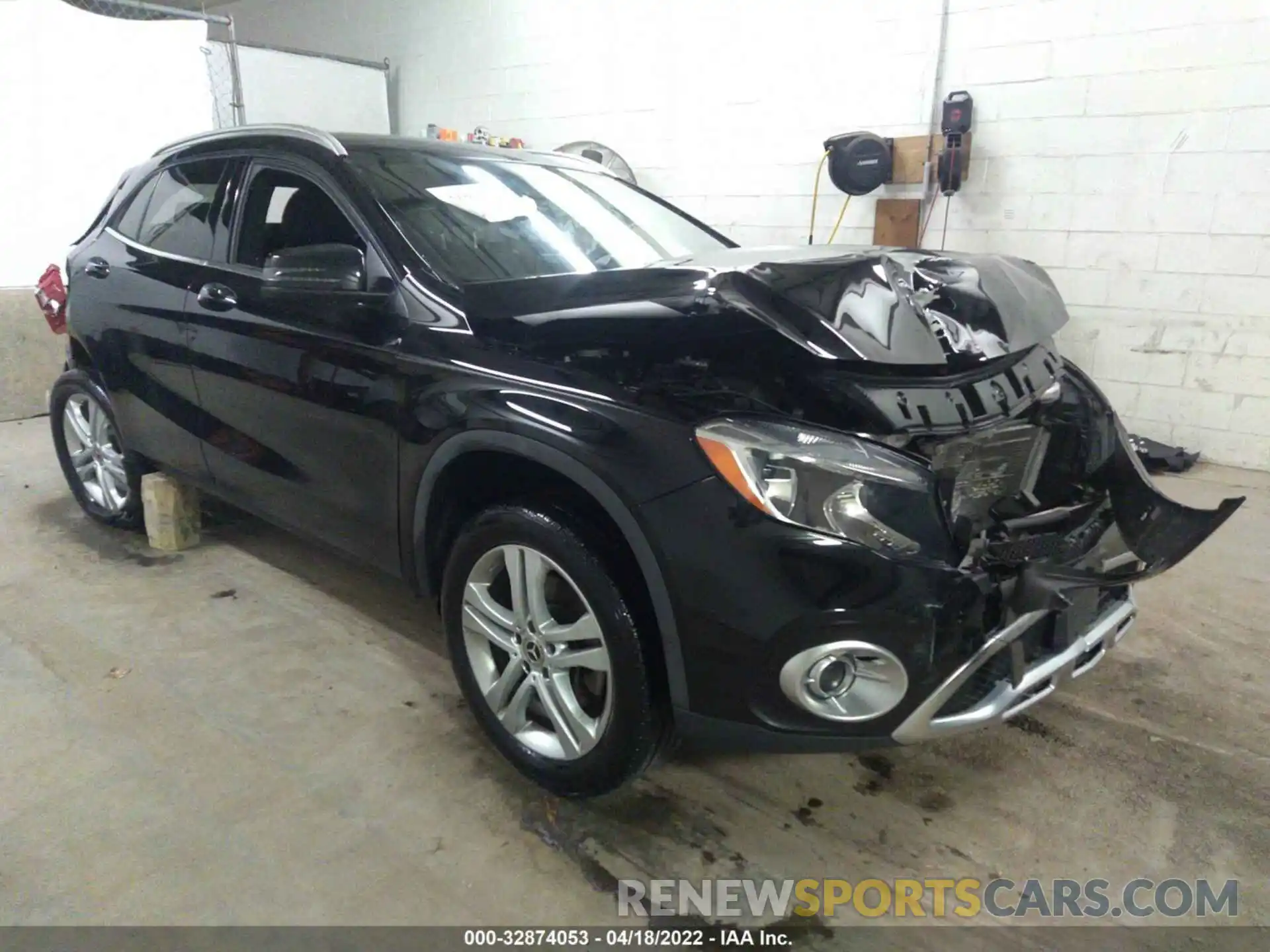 1 Photograph of a damaged car WDCTG4GB5KJ580327 MERCEDES-BENZ GLA 2019