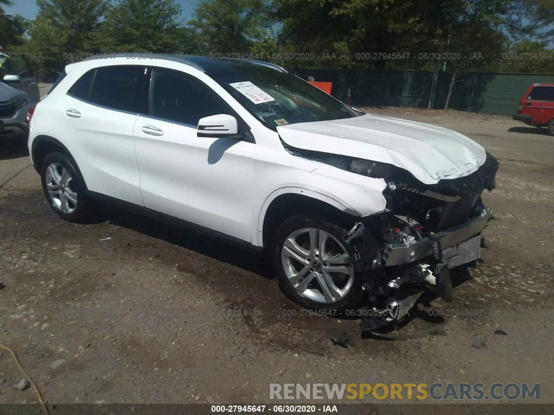 1 Photograph of a damaged car WDCTG4GB6KJ582233 MERCEDES-BENZ GLA 2019