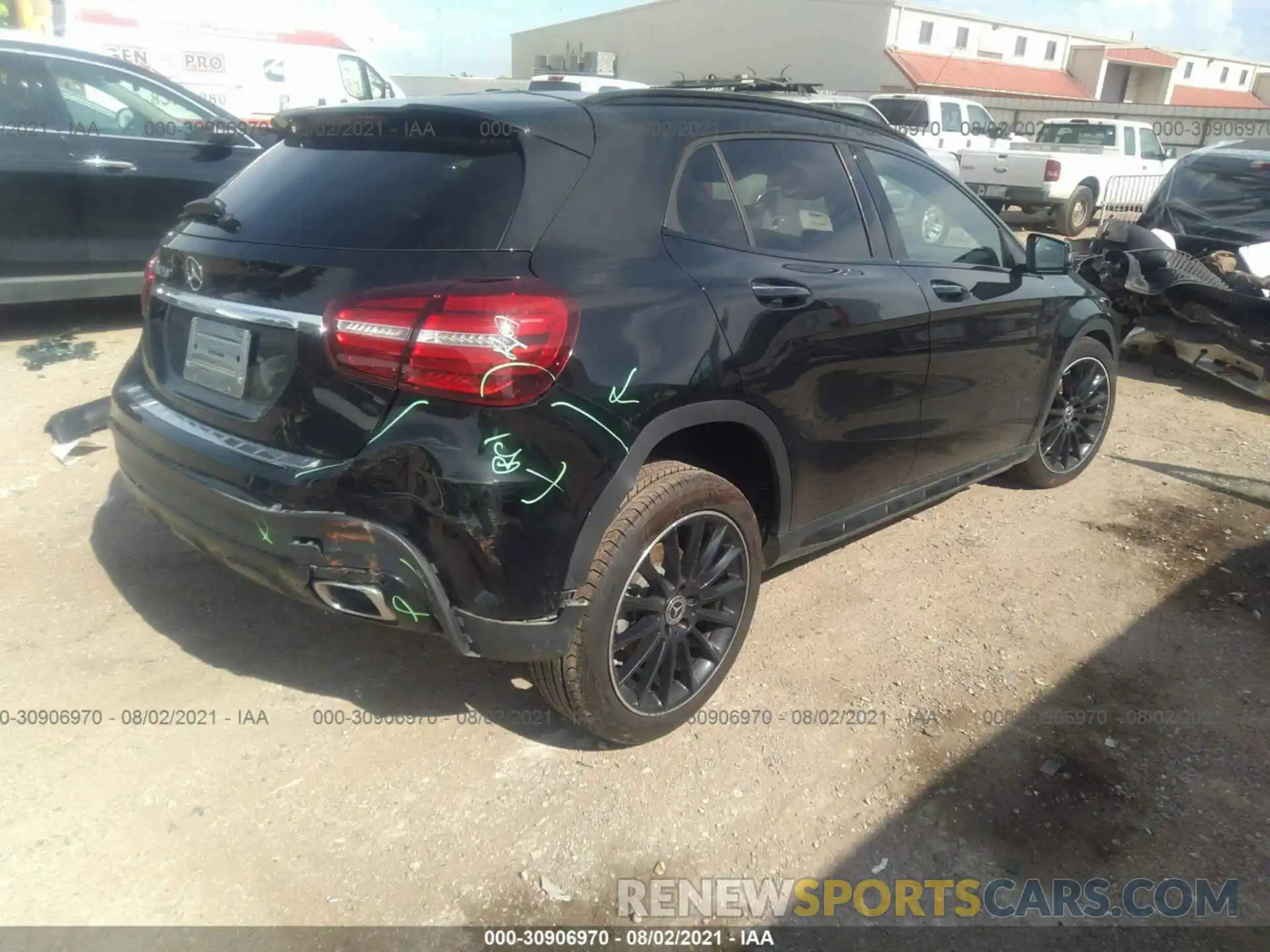 4 Photograph of a damaged car W1NTG4EB6LU040745 MERCEDES-BENZ GLA 2020