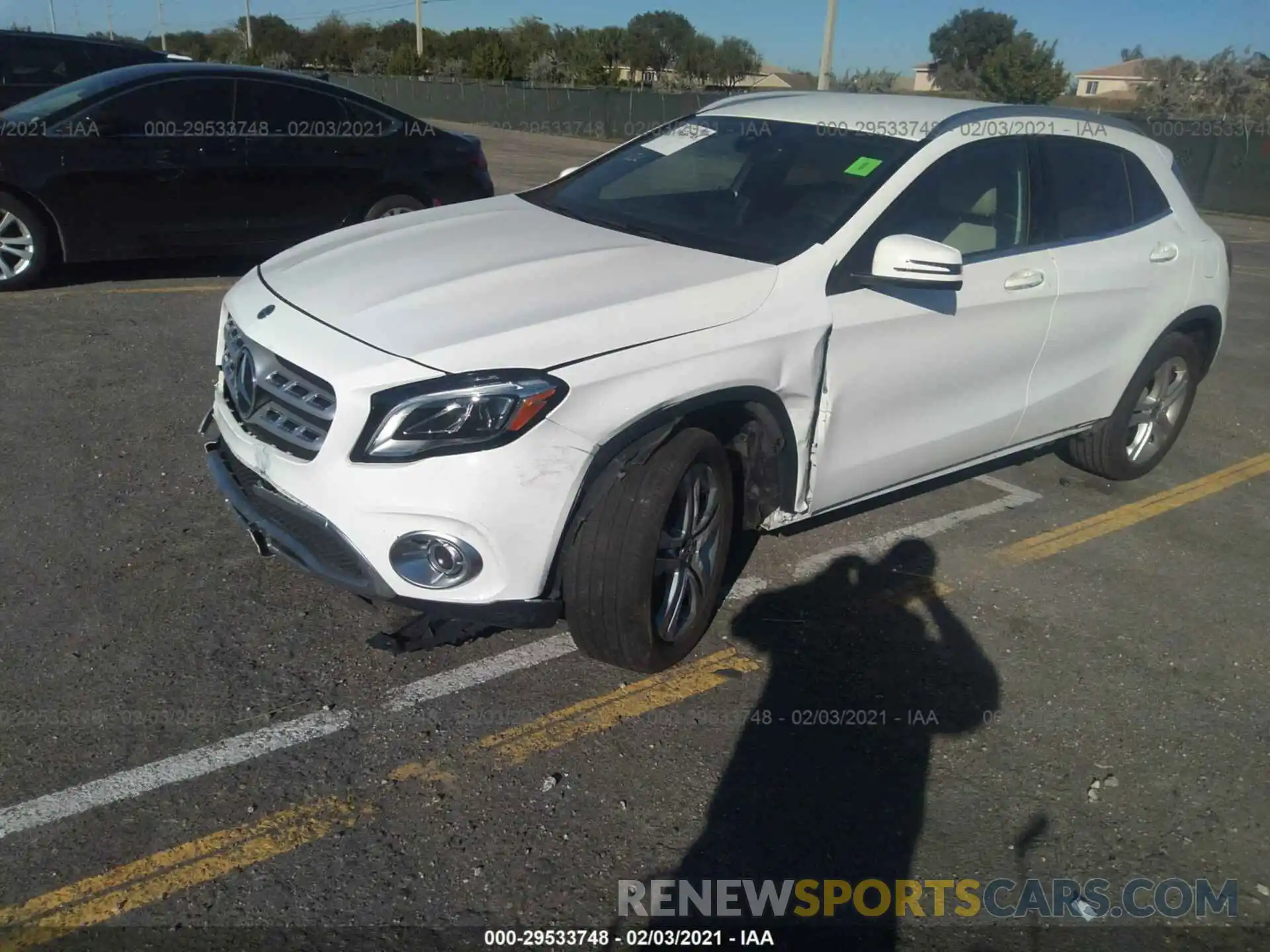 2 Photograph of a damaged car WDCTG4EB1LJ687508 MERCEDES-BENZ GLA 2020