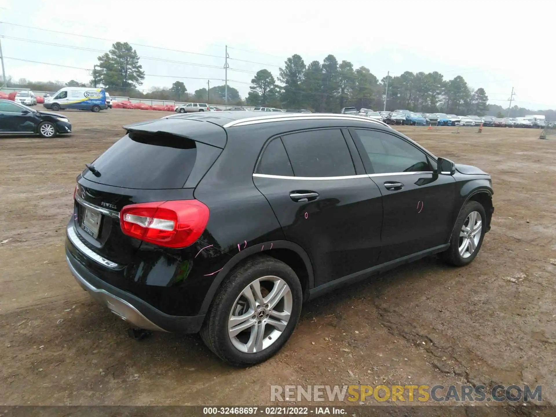 4 Photograph of a damaged car WDCTG4EB3LU023287 MERCEDES-BENZ GLA 2020