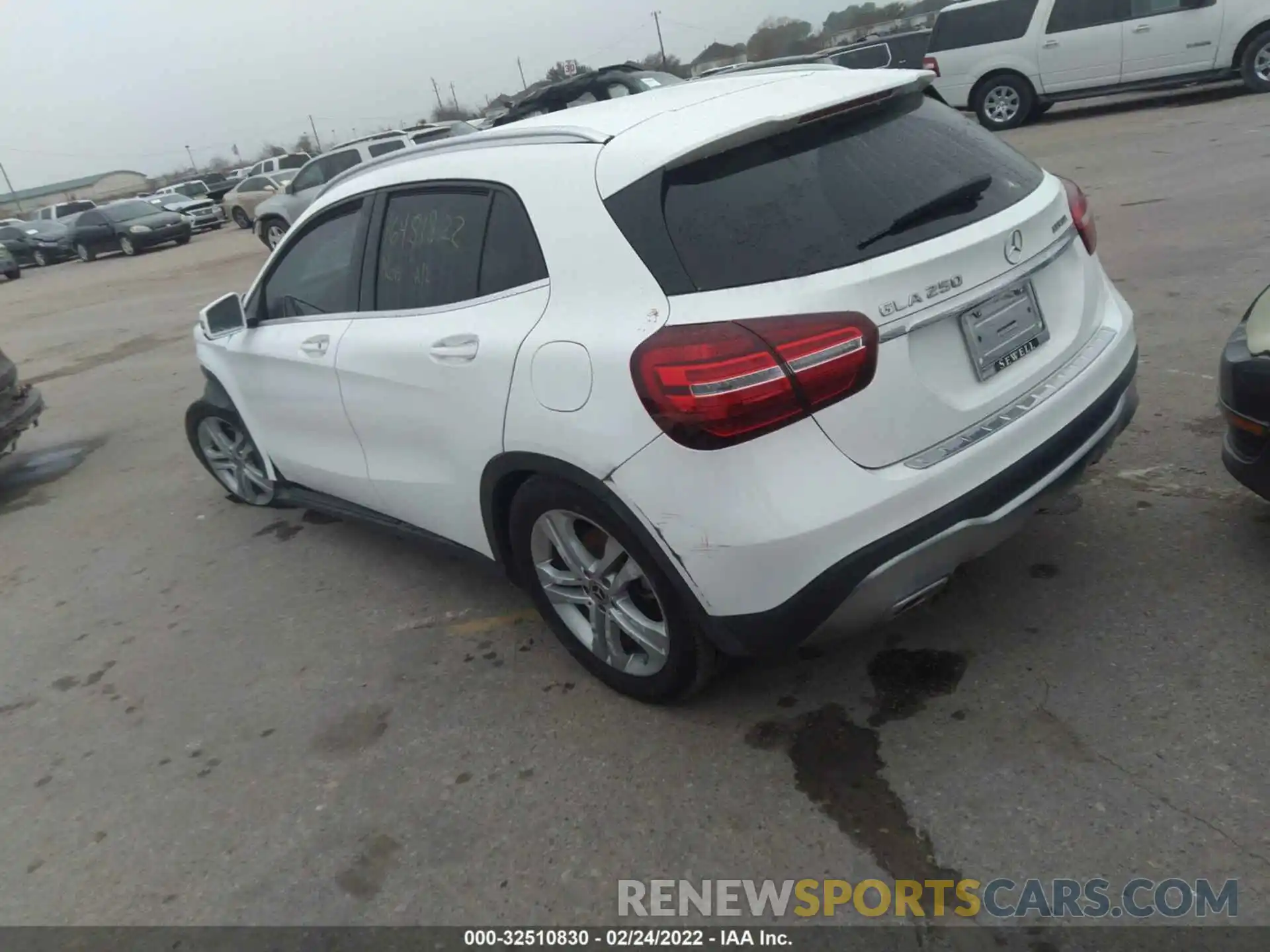 3 Photograph of a damaged car WDCTG4EB6LU026099 MERCEDES-BENZ GLA 2020