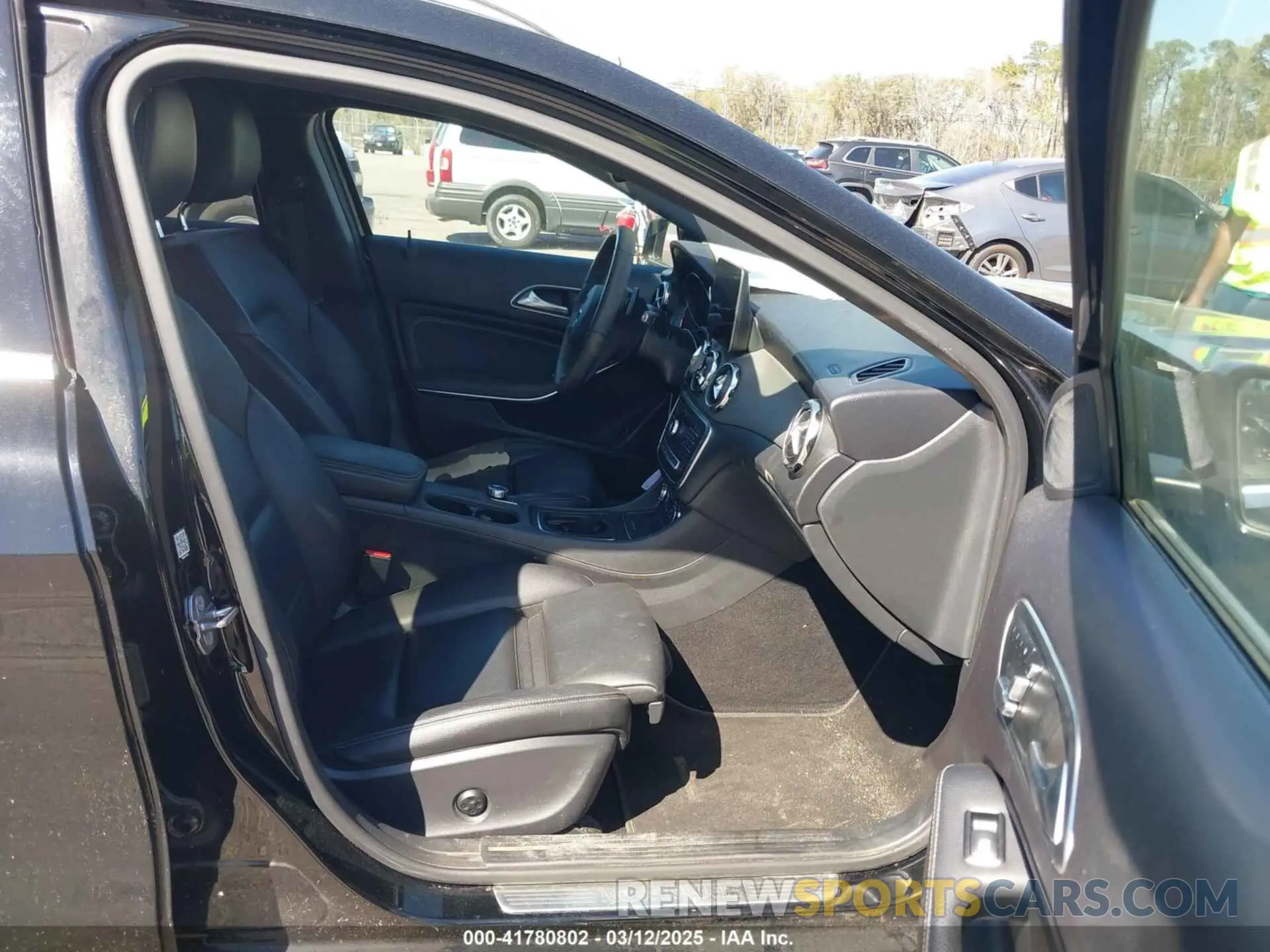 5 Photograph of a damaged car WDCTG4EB0KJ532883 MERCEDES-BENZ GLA 250 2019
