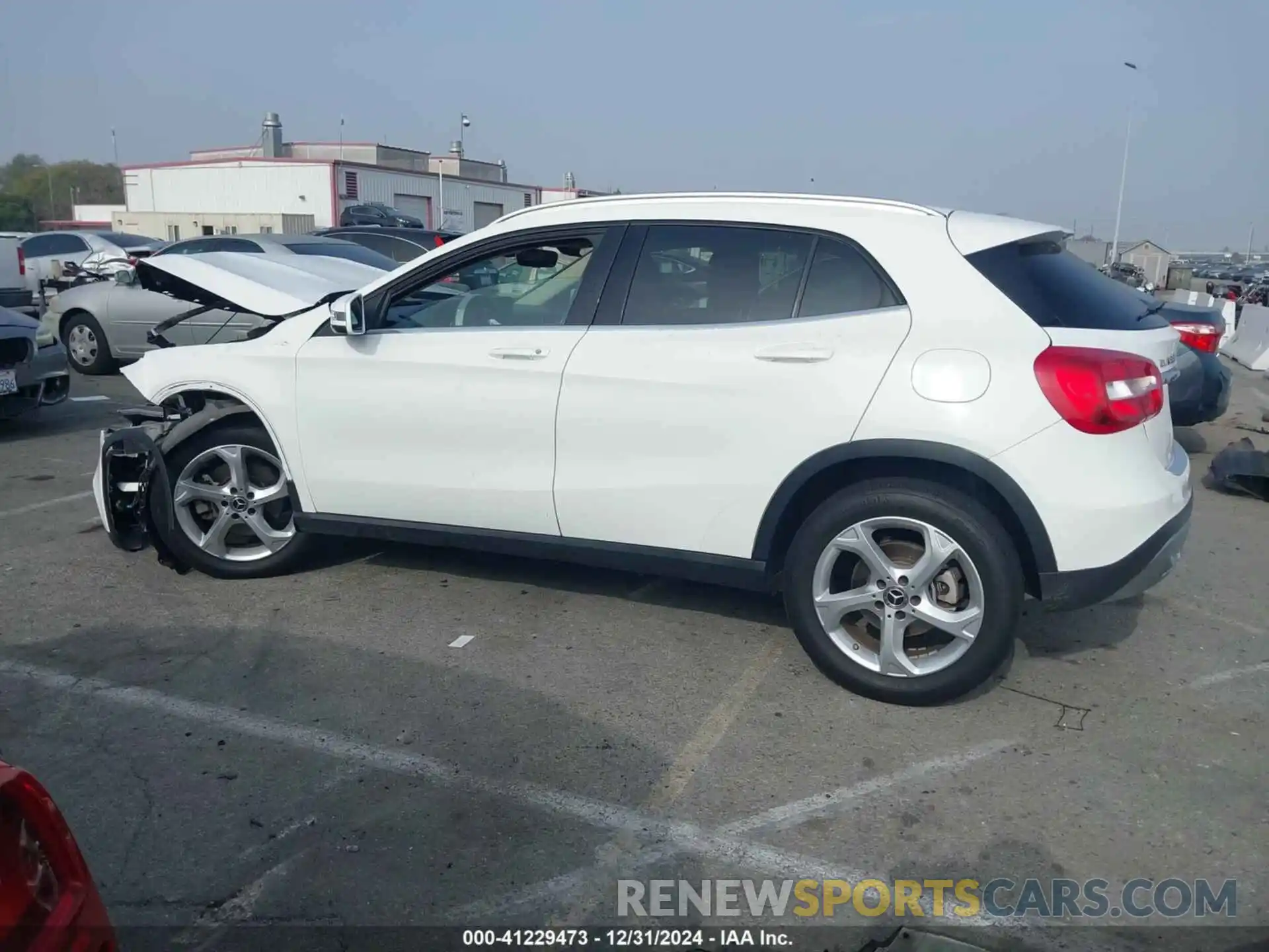 14 Photograph of a damaged car WDCTG4EB0KJ552289 MERCEDES-BENZ GLA 250 2019