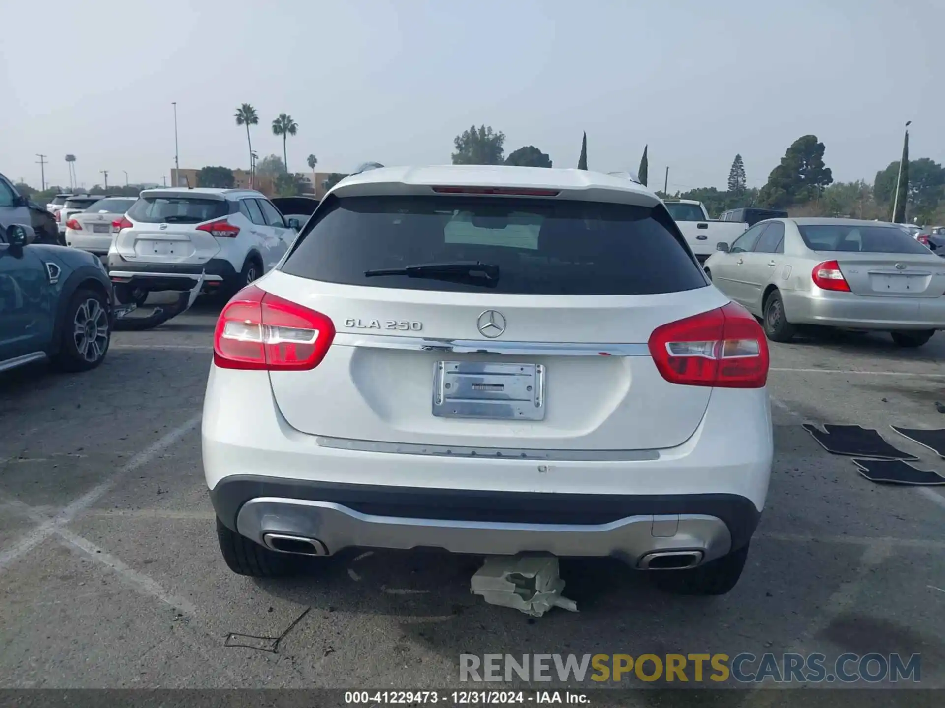 16 Photograph of a damaged car WDCTG4EB0KJ552289 MERCEDES-BENZ GLA 250 2019