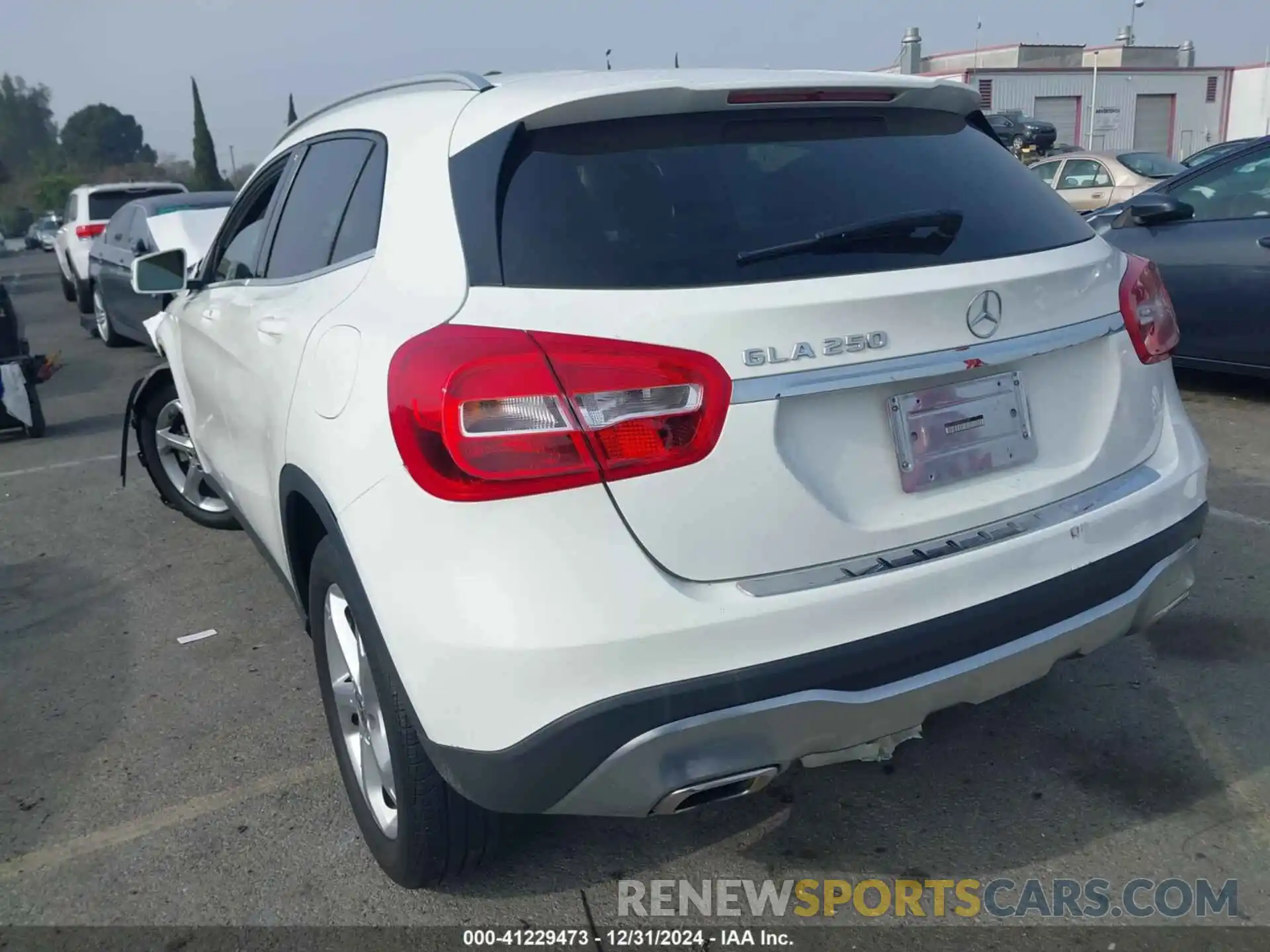 3 Photograph of a damaged car WDCTG4EB0KJ552289 MERCEDES-BENZ GLA 250 2019