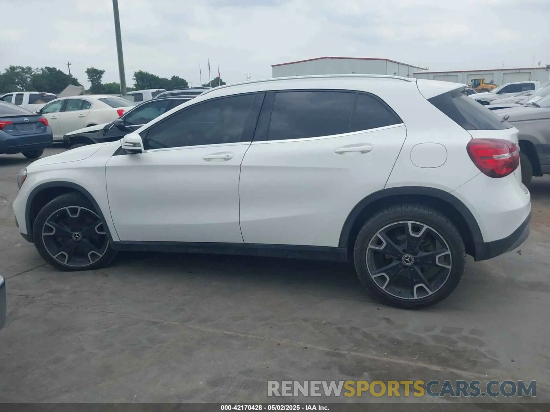 14 Photograph of a damaged car WDCTG4EB0KU000628 MERCEDES-BENZ GLA 250 2019