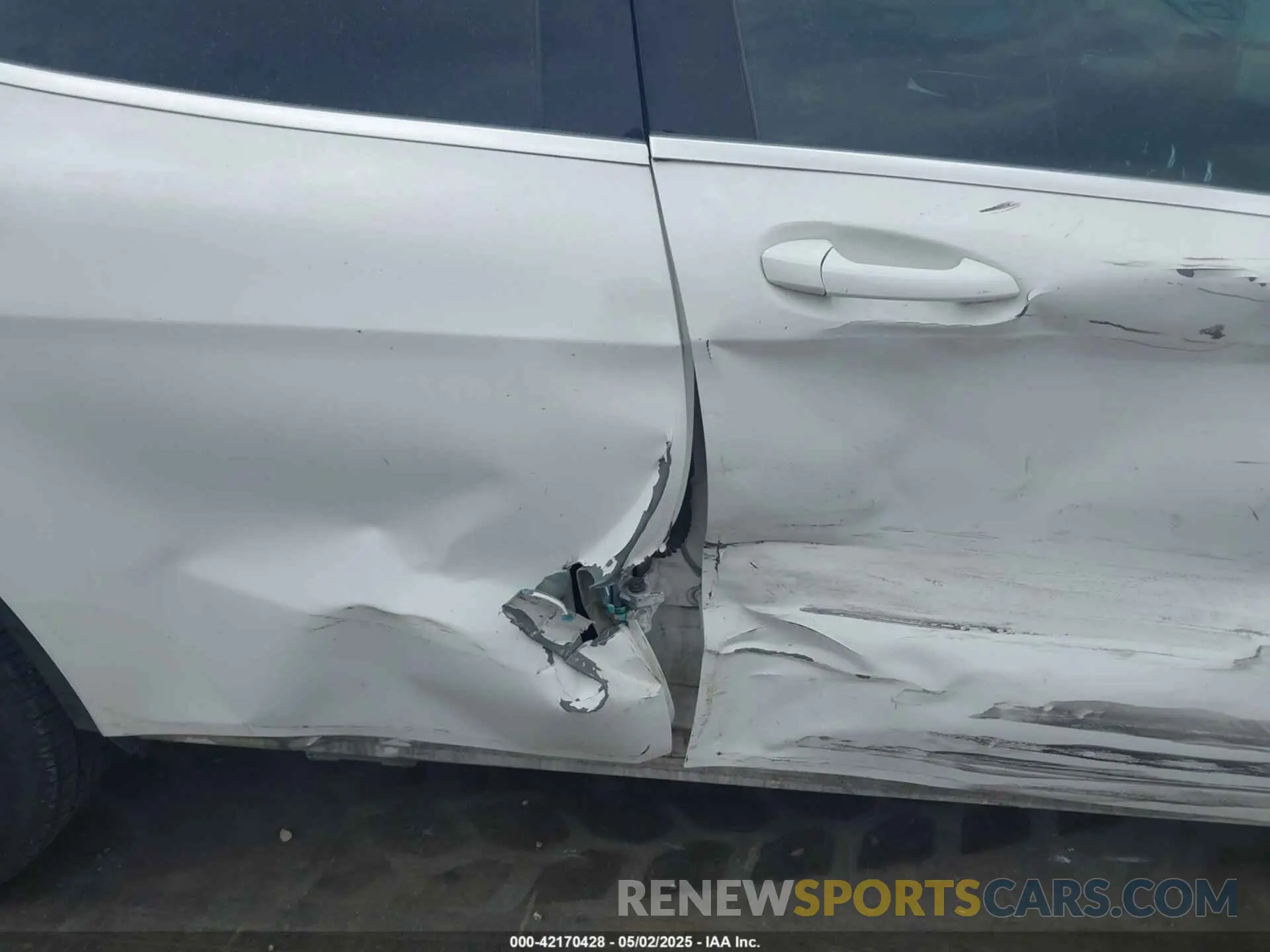 19 Photograph of a damaged car WDCTG4EB0KU000628 MERCEDES-BENZ GLA 250 2019