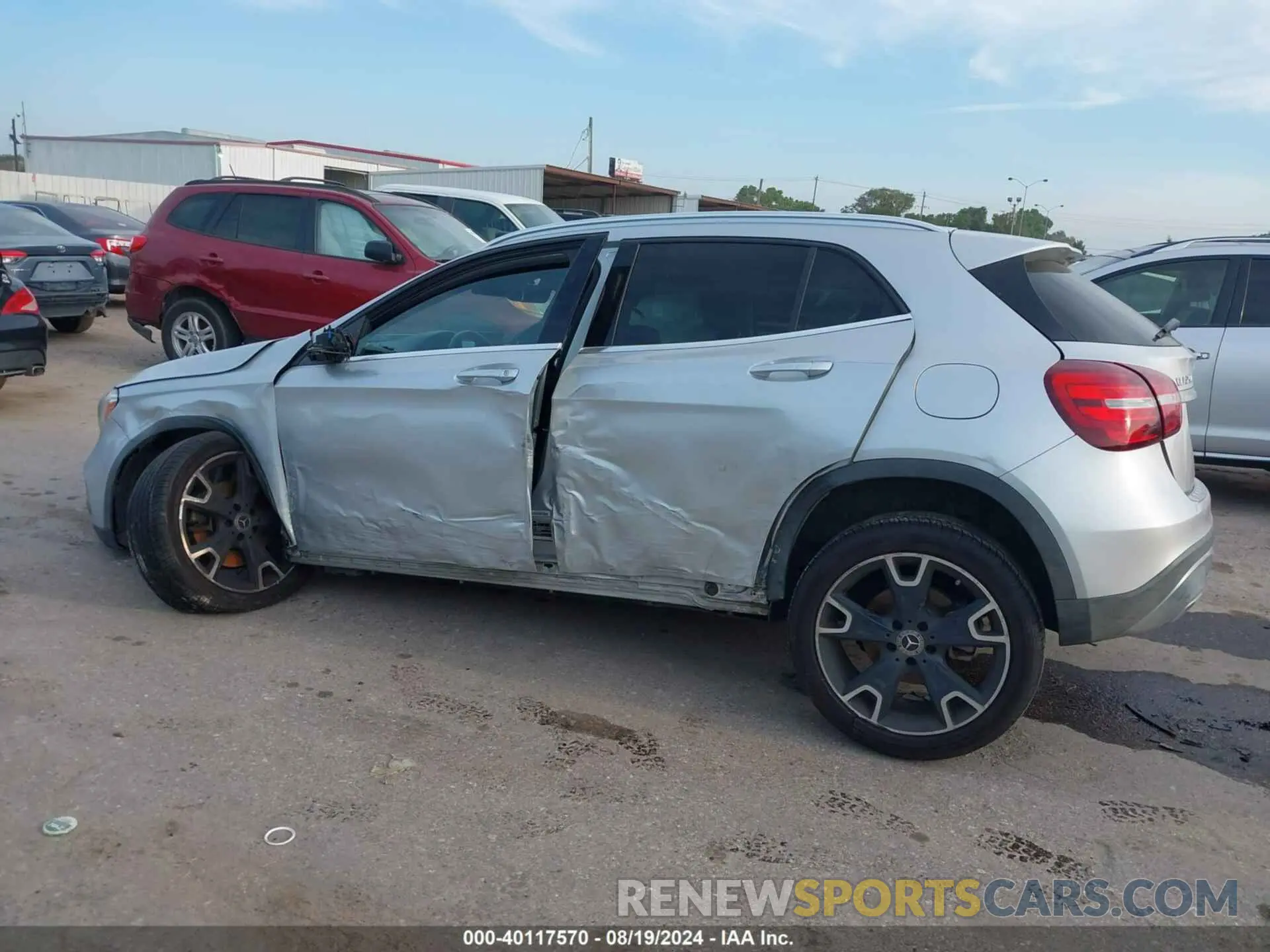 14 Photograph of a damaged car WDCTG4EB0KU020717 MERCEDES-BENZ GLA 250 2019