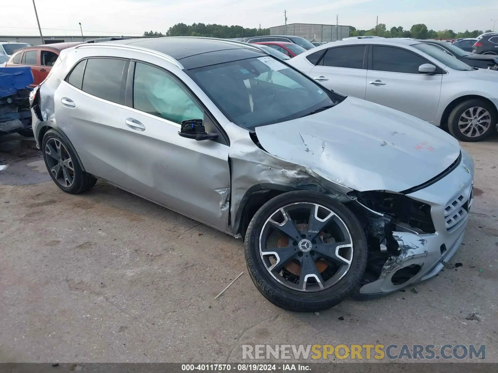 17 Photograph of a damaged car WDCTG4EB0KU020717 MERCEDES-BENZ GLA 250 2019