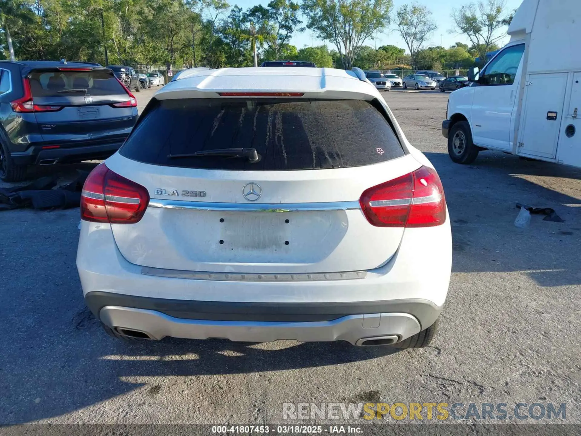 16 Photograph of a damaged car WDCTG4EB1KJ551894 MERCEDES-BENZ GLA 250 2019