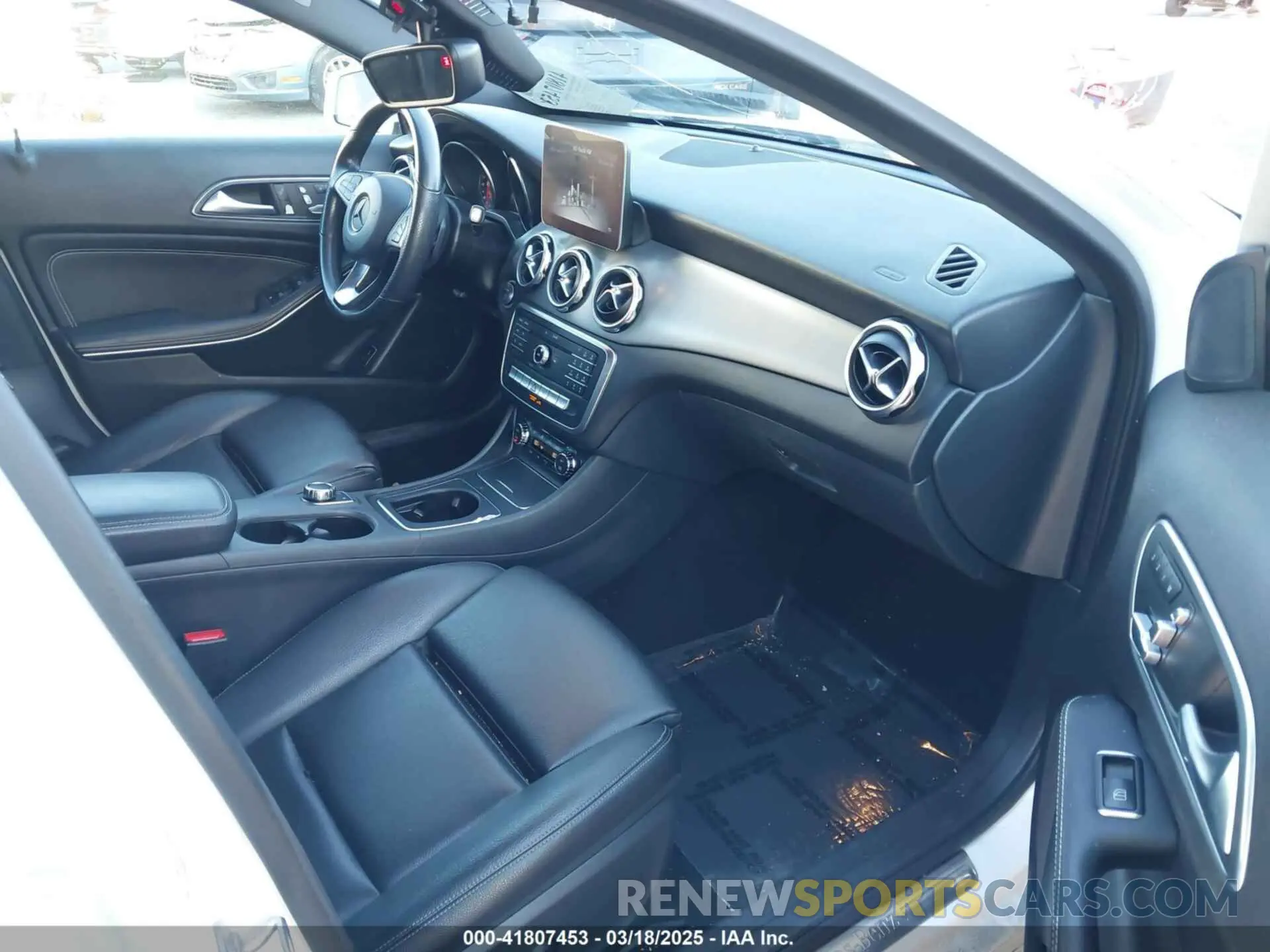 5 Photograph of a damaged car WDCTG4EB1KJ551894 MERCEDES-BENZ GLA 250 2019