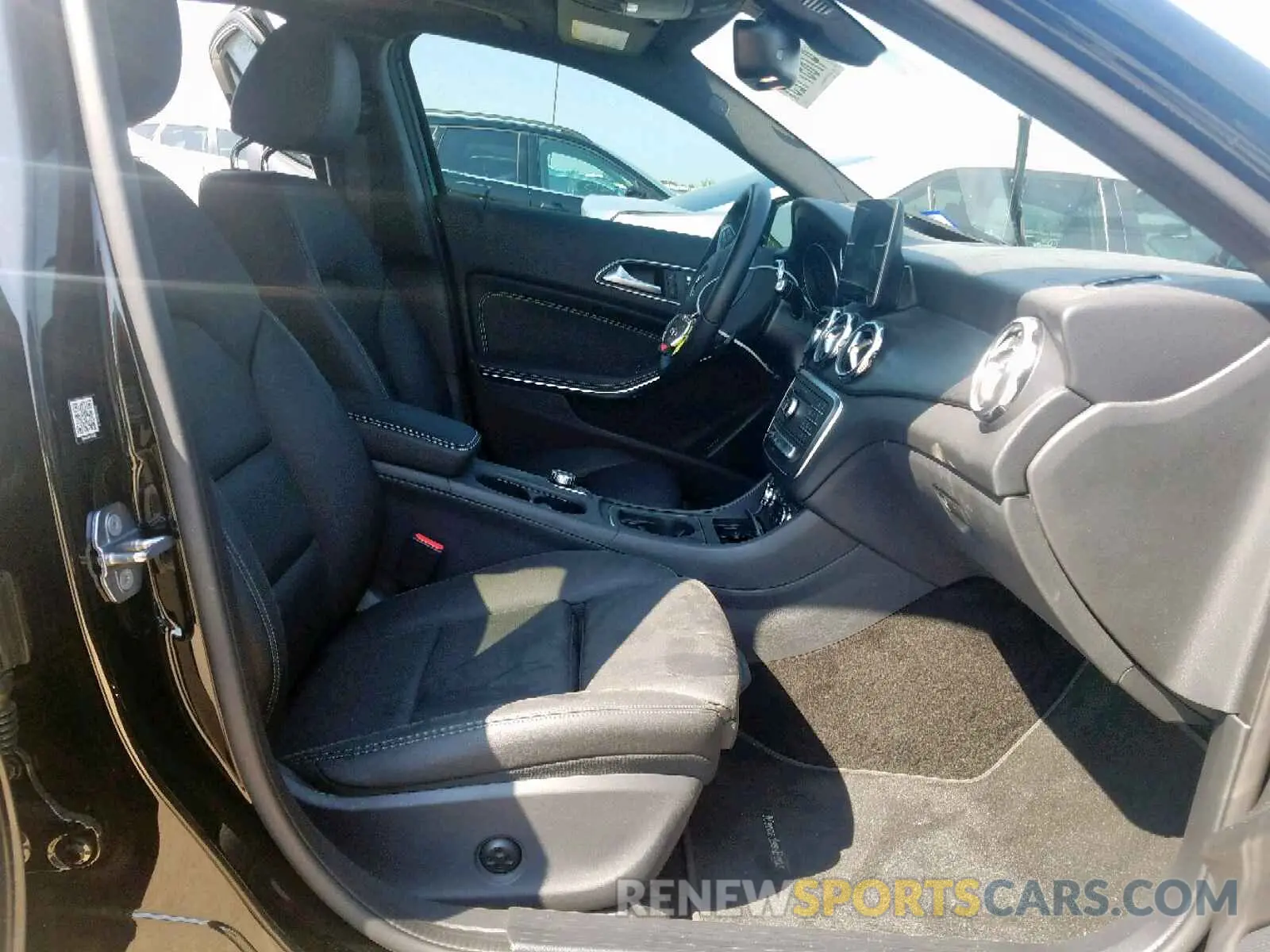 5 Photograph of a damaged car WDCTG4EB1KJ583311 MERCEDES-BENZ GLA 250 2019
