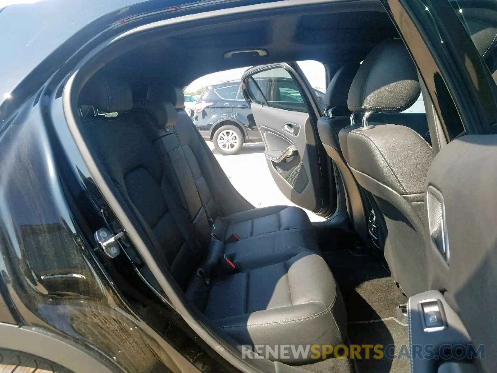 6 Photograph of a damaged car WDCTG4EB1KJ583311 MERCEDES-BENZ GLA 250 2019