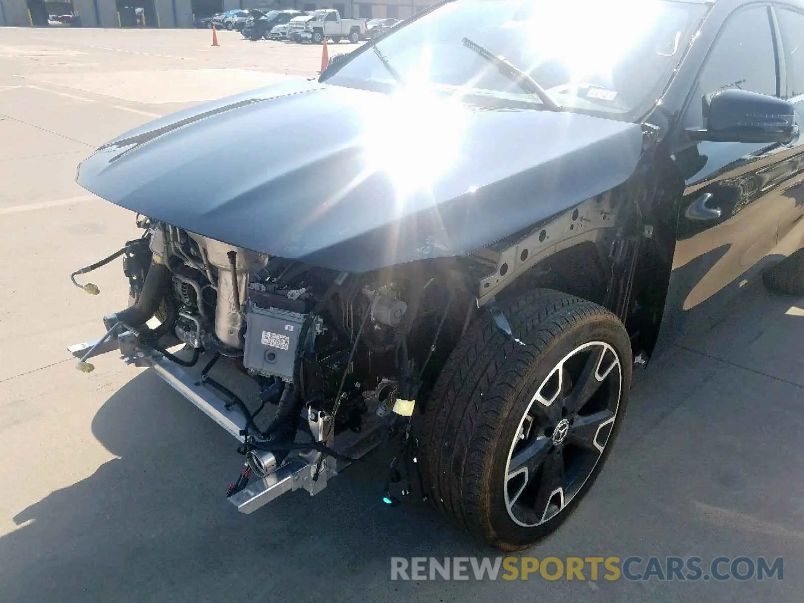 9 Photograph of a damaged car WDCTG4EB1KJ583311 MERCEDES-BENZ GLA 250 2019