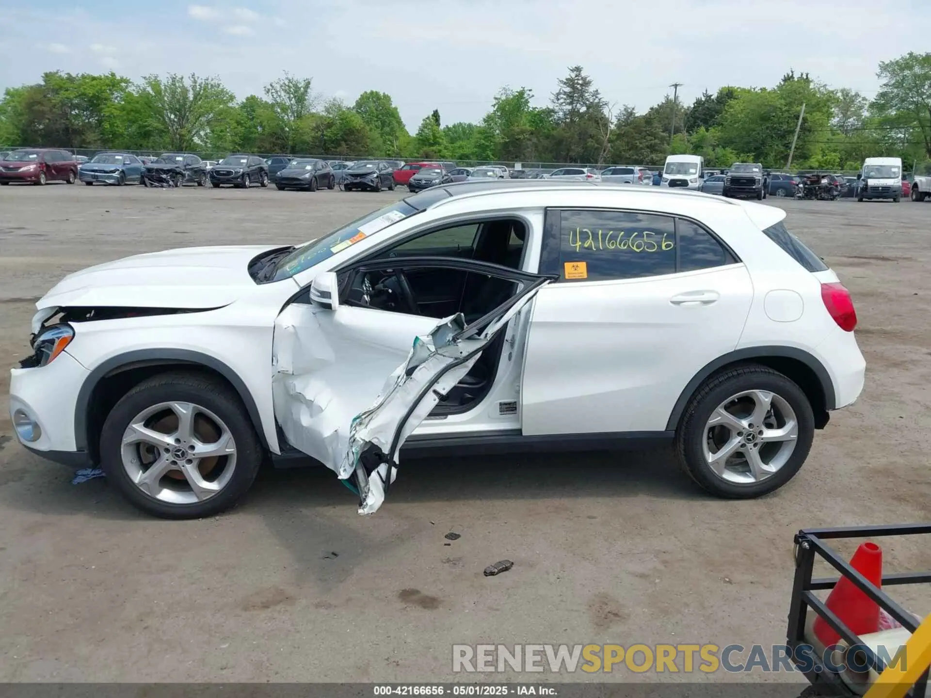 15 Photograph of a damaged car WDCTG4EB2KJ549166 MERCEDES-BENZ GLA 250 2019