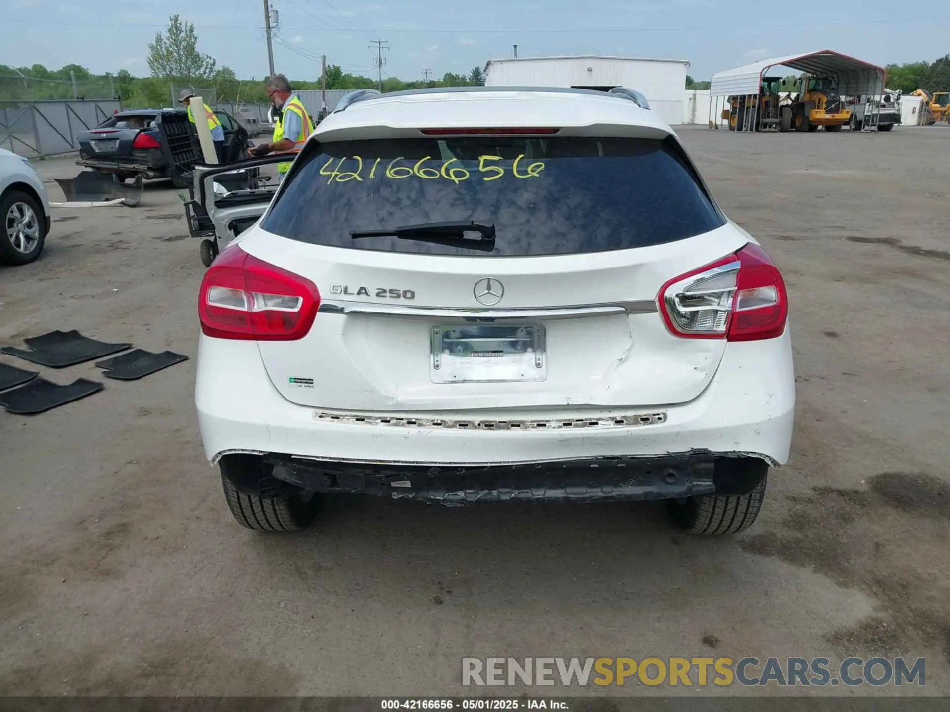 17 Photograph of a damaged car WDCTG4EB2KJ549166 MERCEDES-BENZ GLA 250 2019