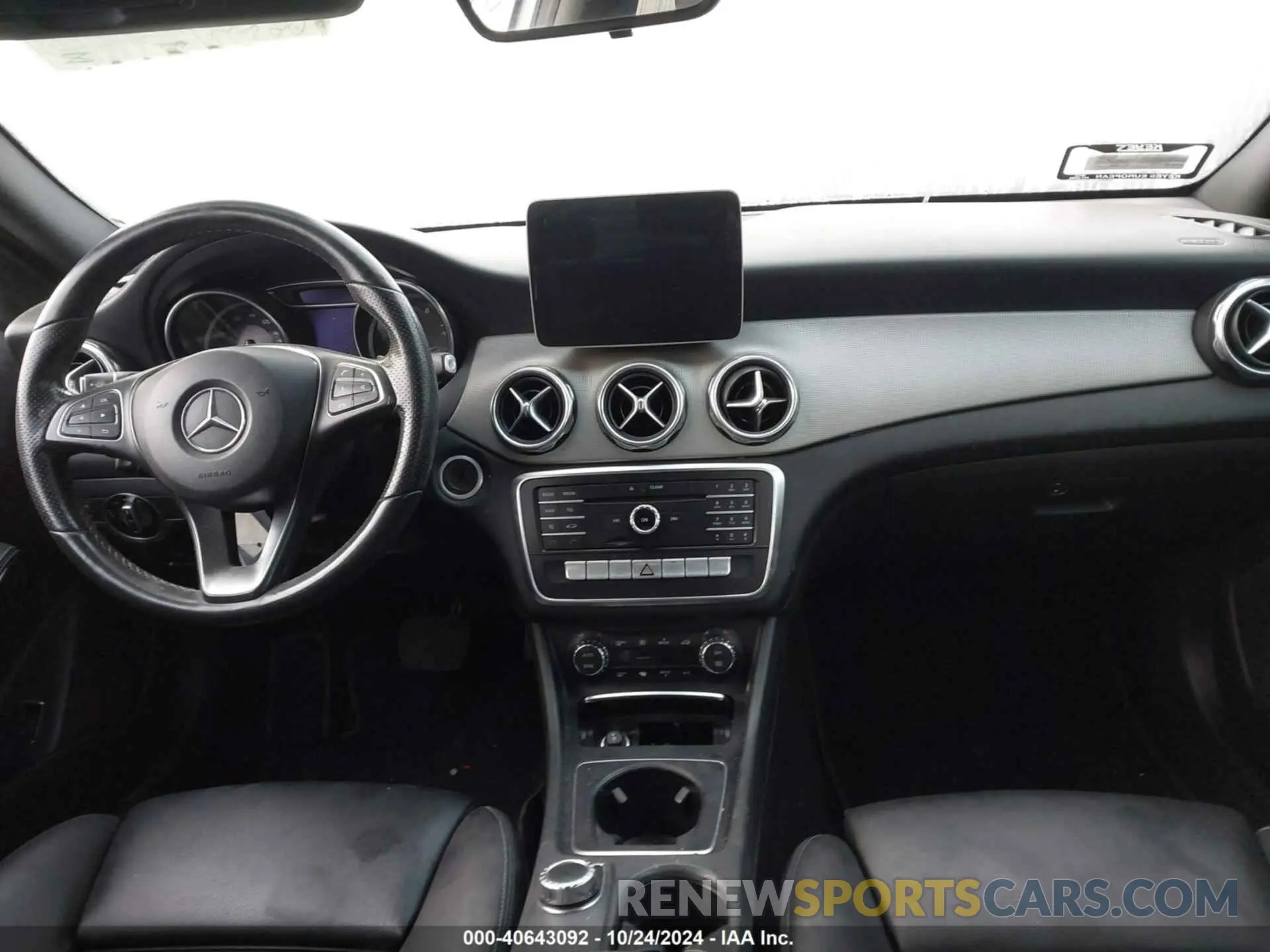 18 Photograph of a damaged car WDCTG4EB2KJ579204 MERCEDES-BENZ GLA 250 2019