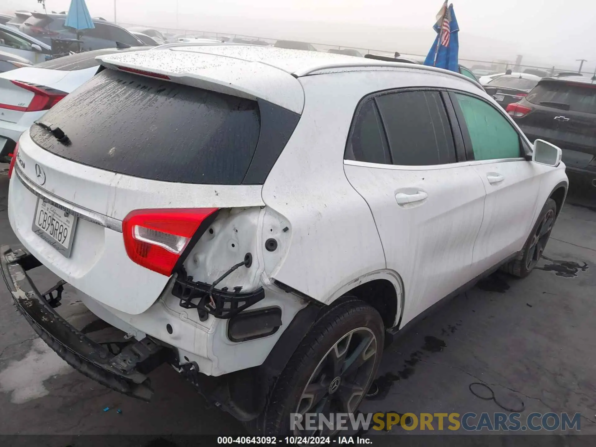 4 Photograph of a damaged car WDCTG4EB2KJ579204 MERCEDES-BENZ GLA 250 2019