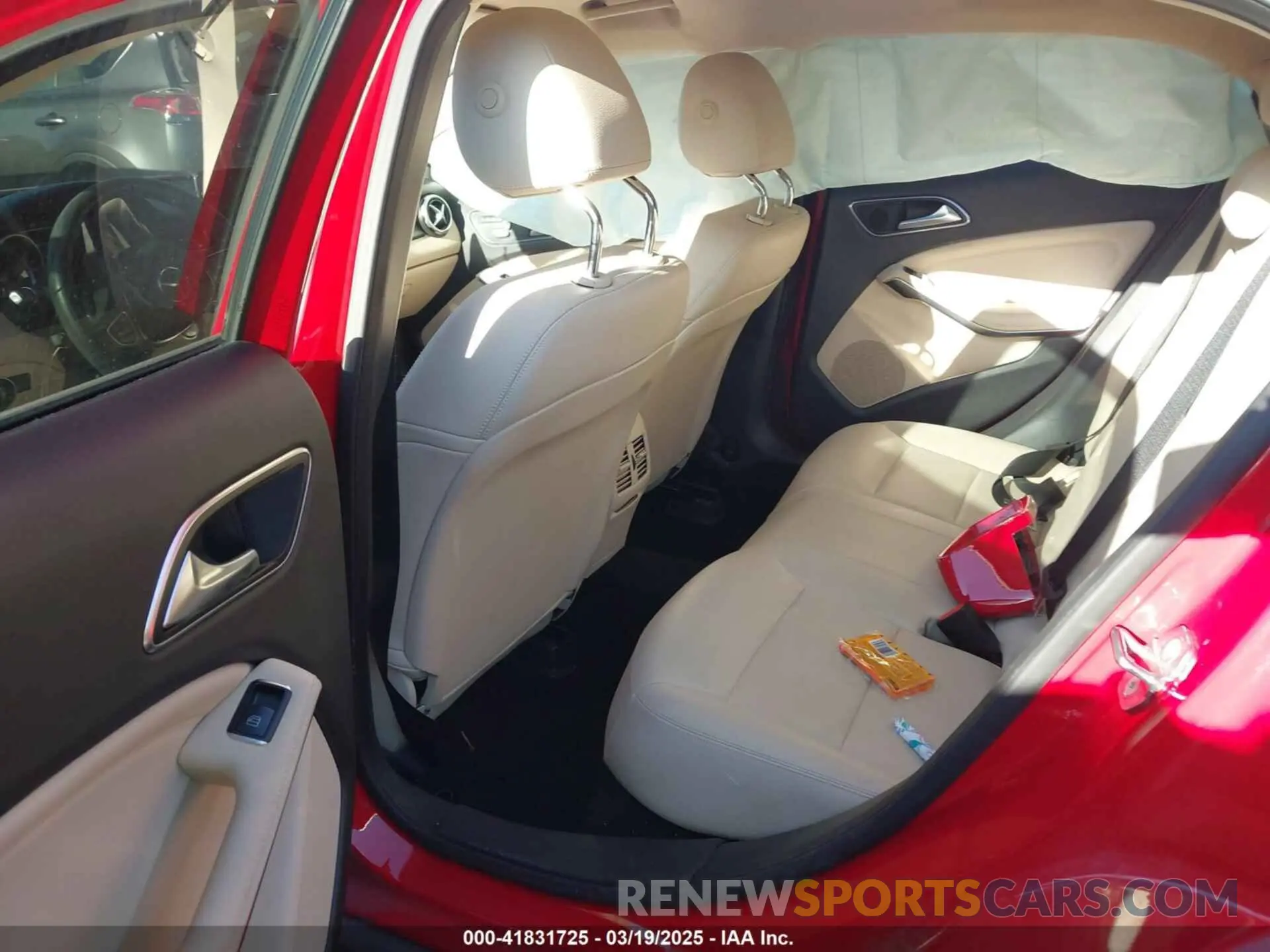 8 Photograph of a damaged car WDCTG4EB3KJ548057 MERCEDES-BENZ GLA 250 2019