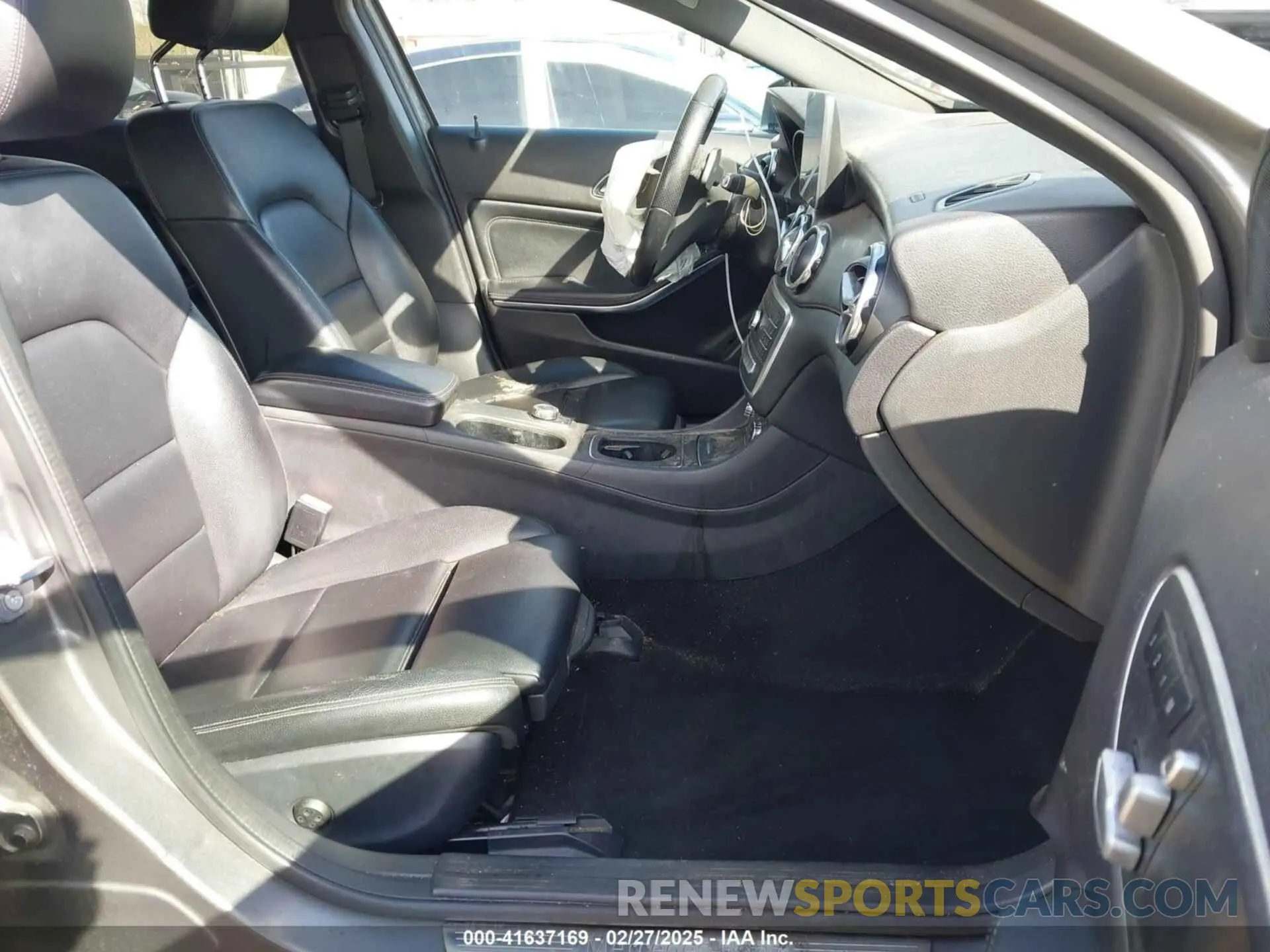 5 Photograph of a damaged car WDCTG4EB3KJ620763 MERCEDES-BENZ GLA 250 2019