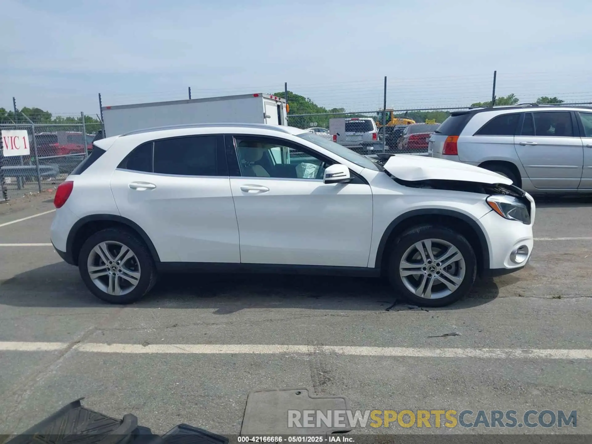 13 Photograph of a damaged car WDCTG4EB4KU008022 MERCEDES-BENZ GLA 250 2019