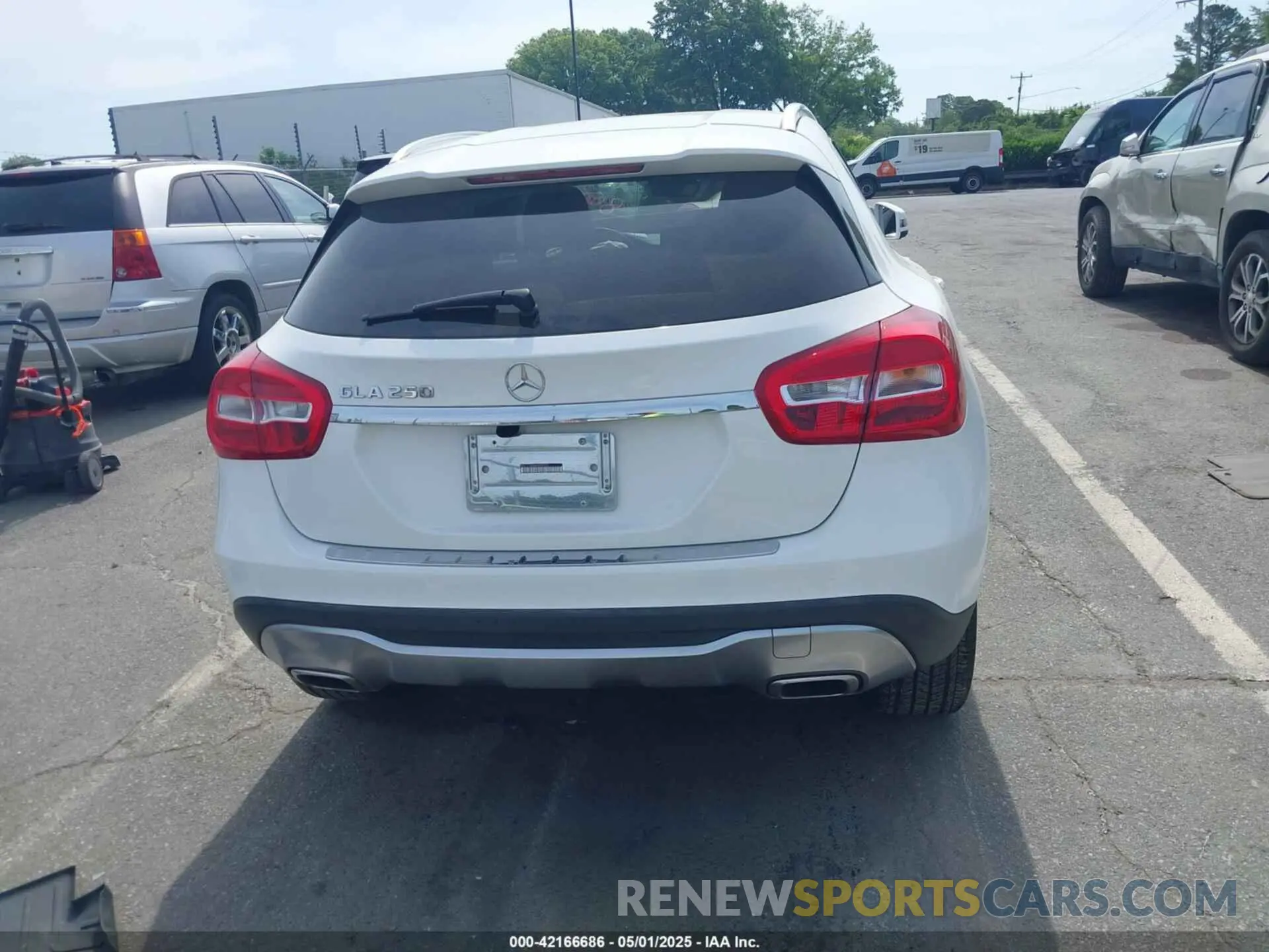 16 Photograph of a damaged car WDCTG4EB4KU008022 MERCEDES-BENZ GLA 250 2019